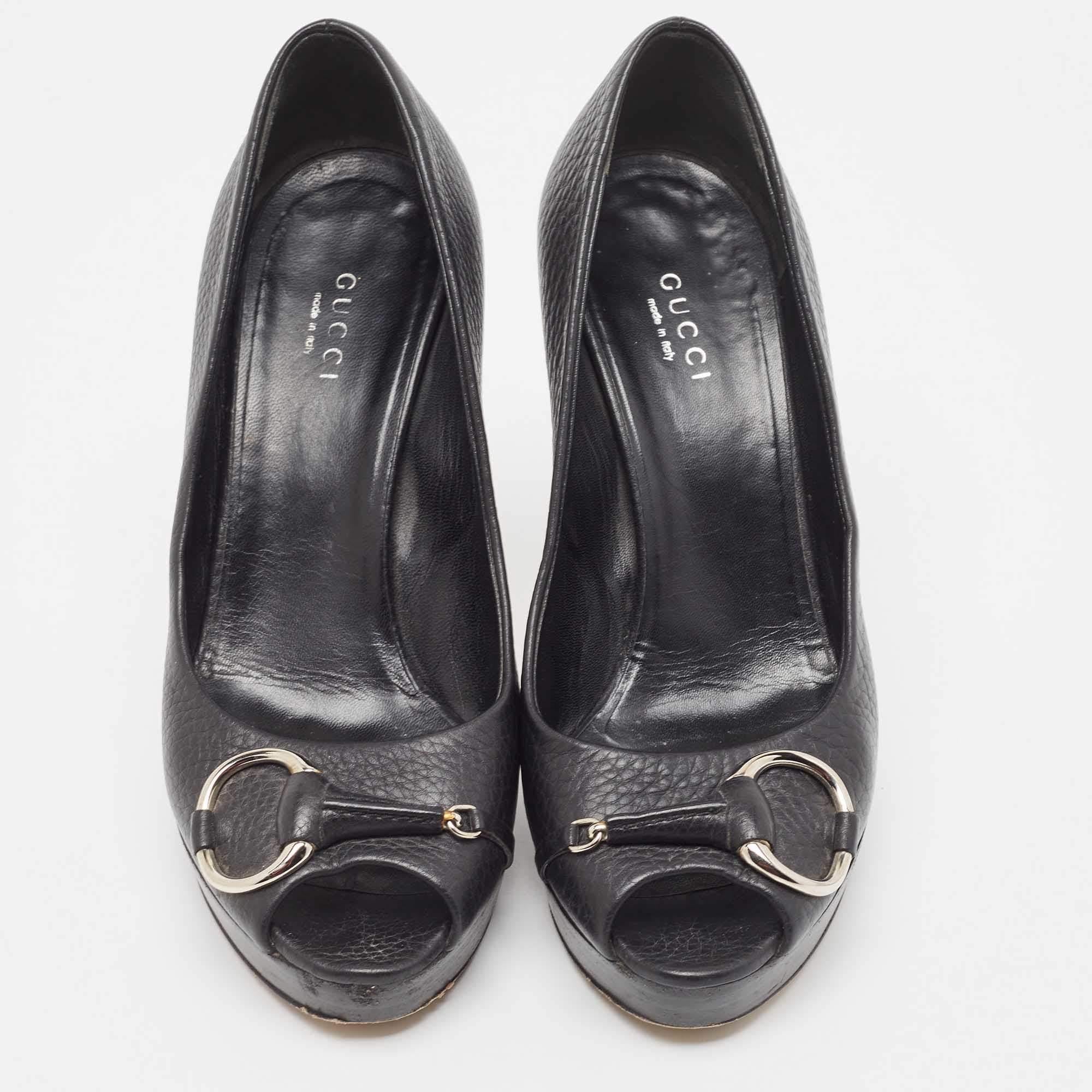 Gucci Black Leather Peep Toe Pumps Size 37 In Good Condition For Sale In Dubai, Al Qouz 2
