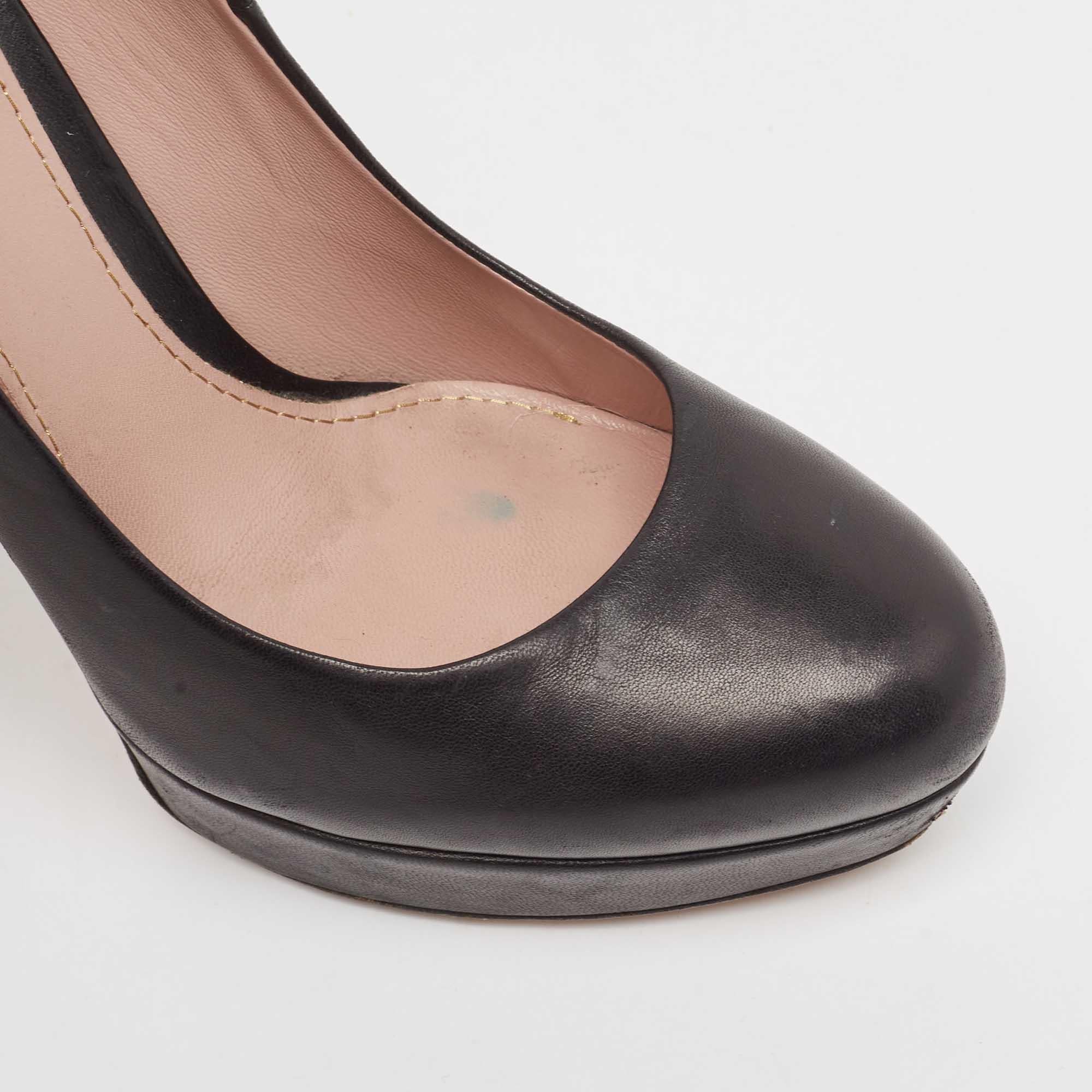 Gucci - Escarpins en cuir noir à plateforme et bouts ronds - Taille 38,5 en vente 3