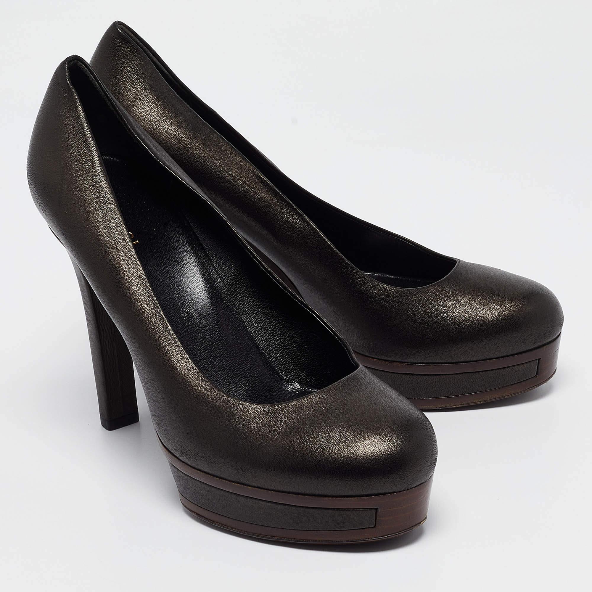 Women's Gucci Black Leather Platform Round Toe Pumps Size 39.5 For Sale