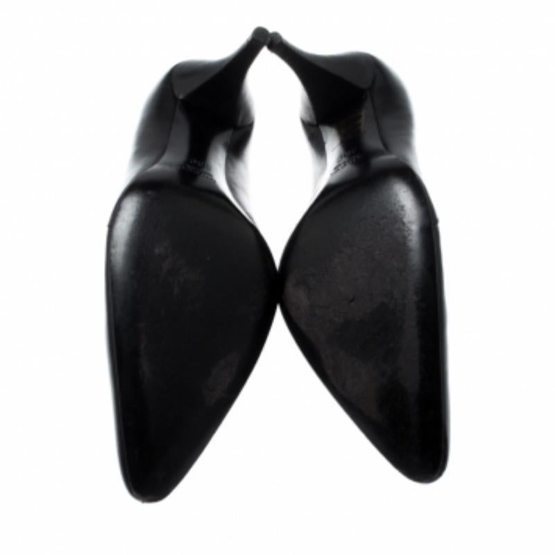 Nero Gucci Pumps a punta in pelle nera taglia 38 in vendita