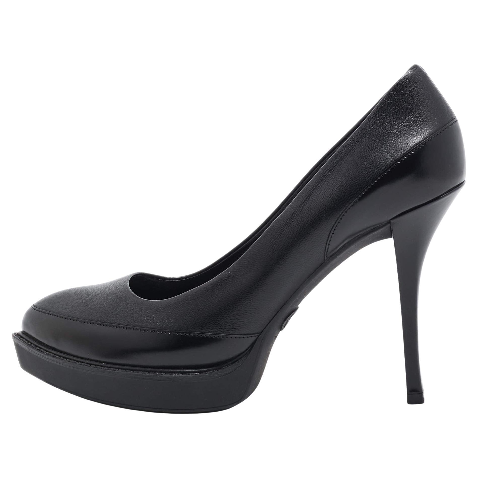 Gucci Black Leather Pointed Toe Pumps Size 38 For Sale