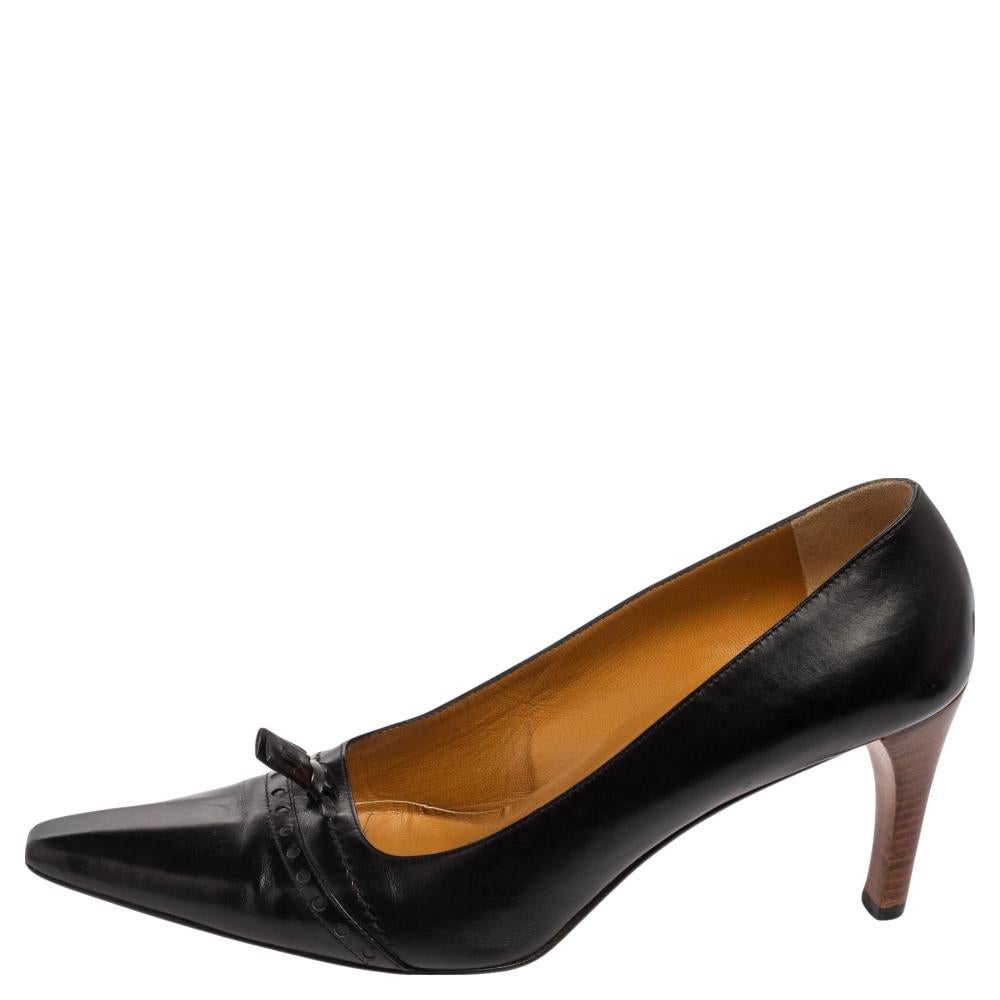 Gucci Black Leather Pointed Toe Pumps Size 39 For Sale 2