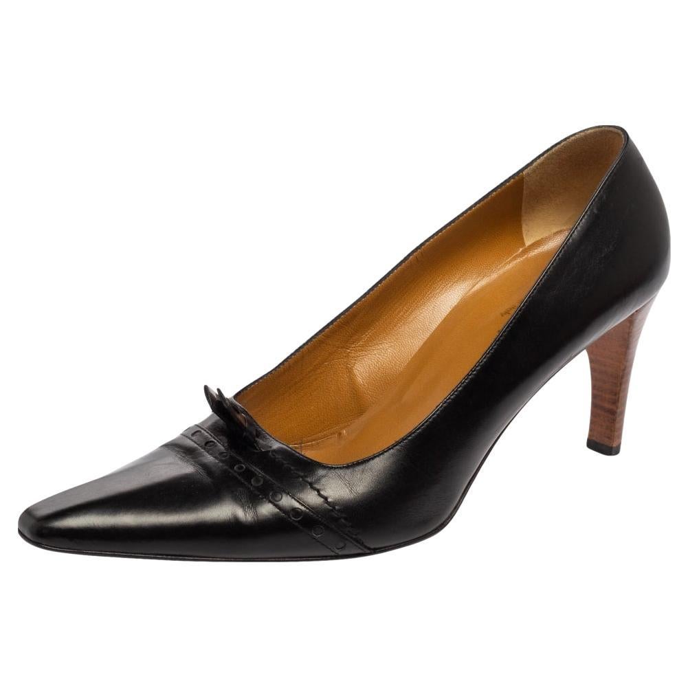 Gucci Black Leather Pointed Toe Pumps Size 39 For Sale
