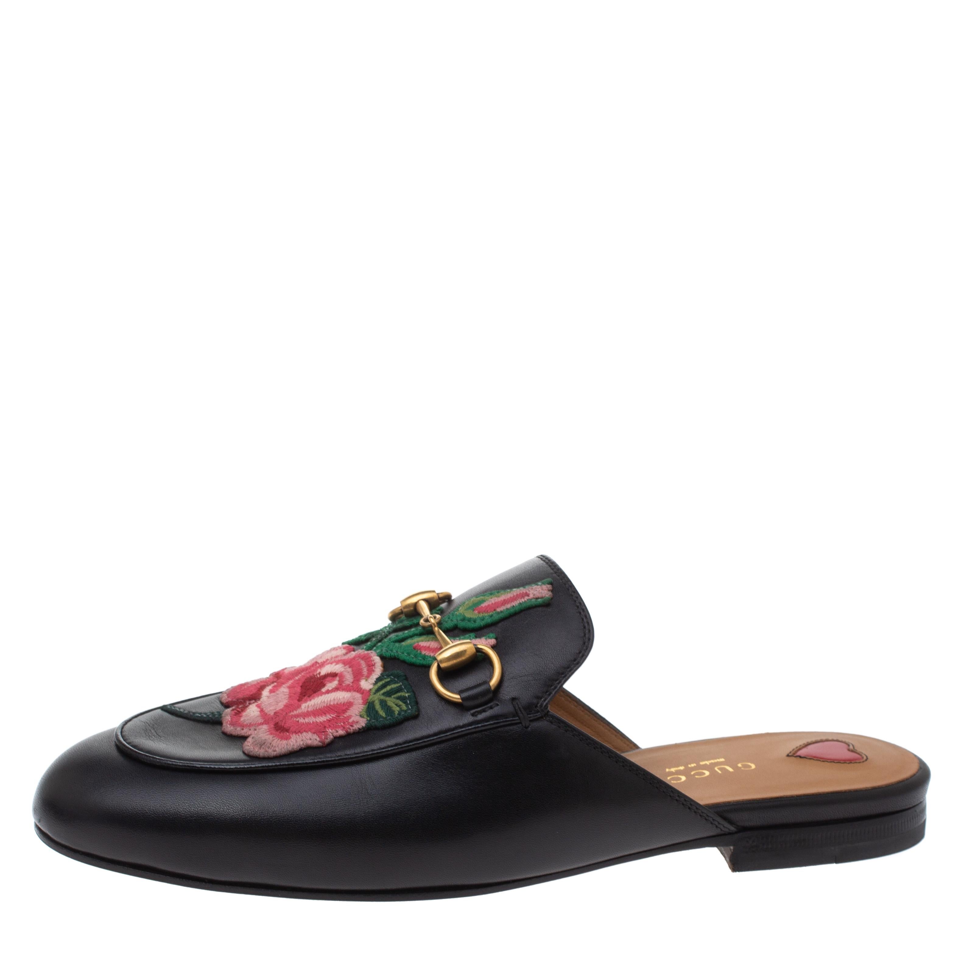 These Gucci Princetown mules are a fresh update on the perennially chic Gucci Horsebit loafers. These shoes are enhanced by a gold-tone Horsebit detail that has defined the Gucci collection since the very beginning. Featuring a flower-embroidered