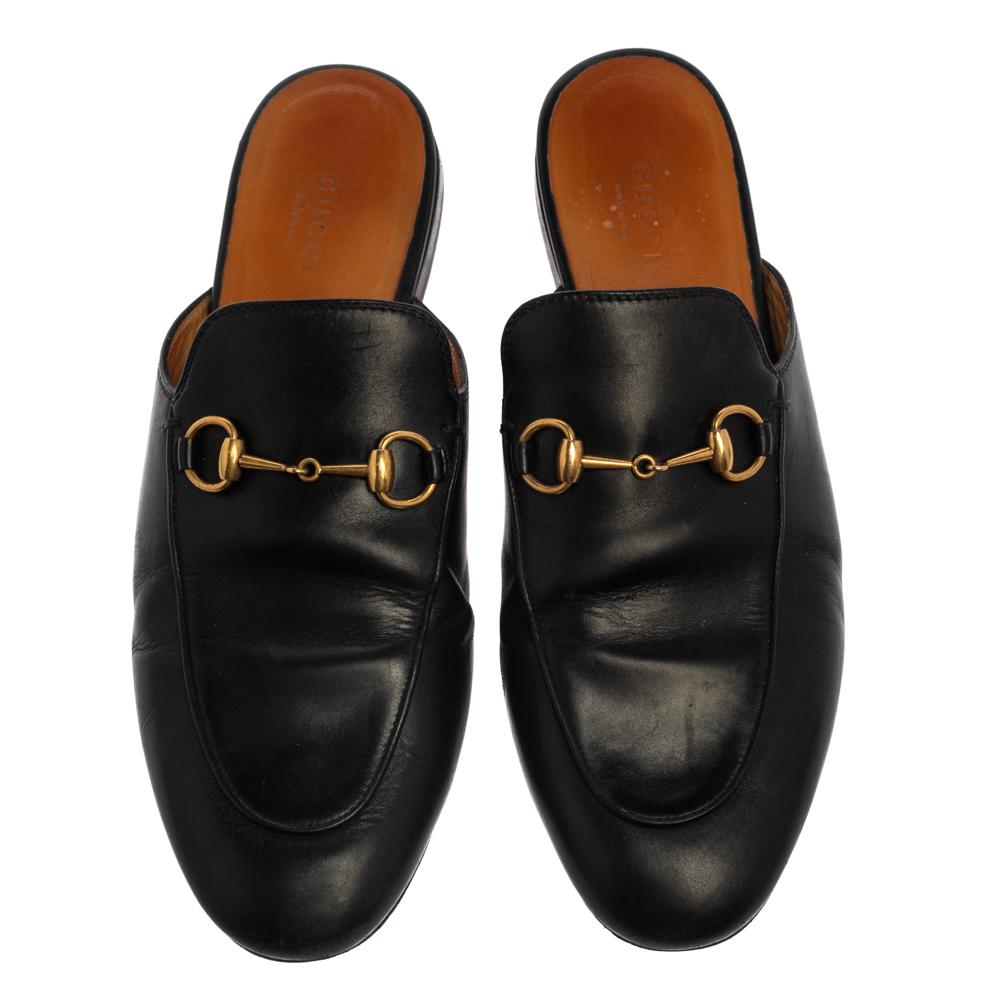 First introduced as part of Gucci's Fall Winter 2015 collection, the Princetown mules are an absolute favorite worldwide and have been worn by countless celebrities. These mules have been designed in black leather and detailed with the signature