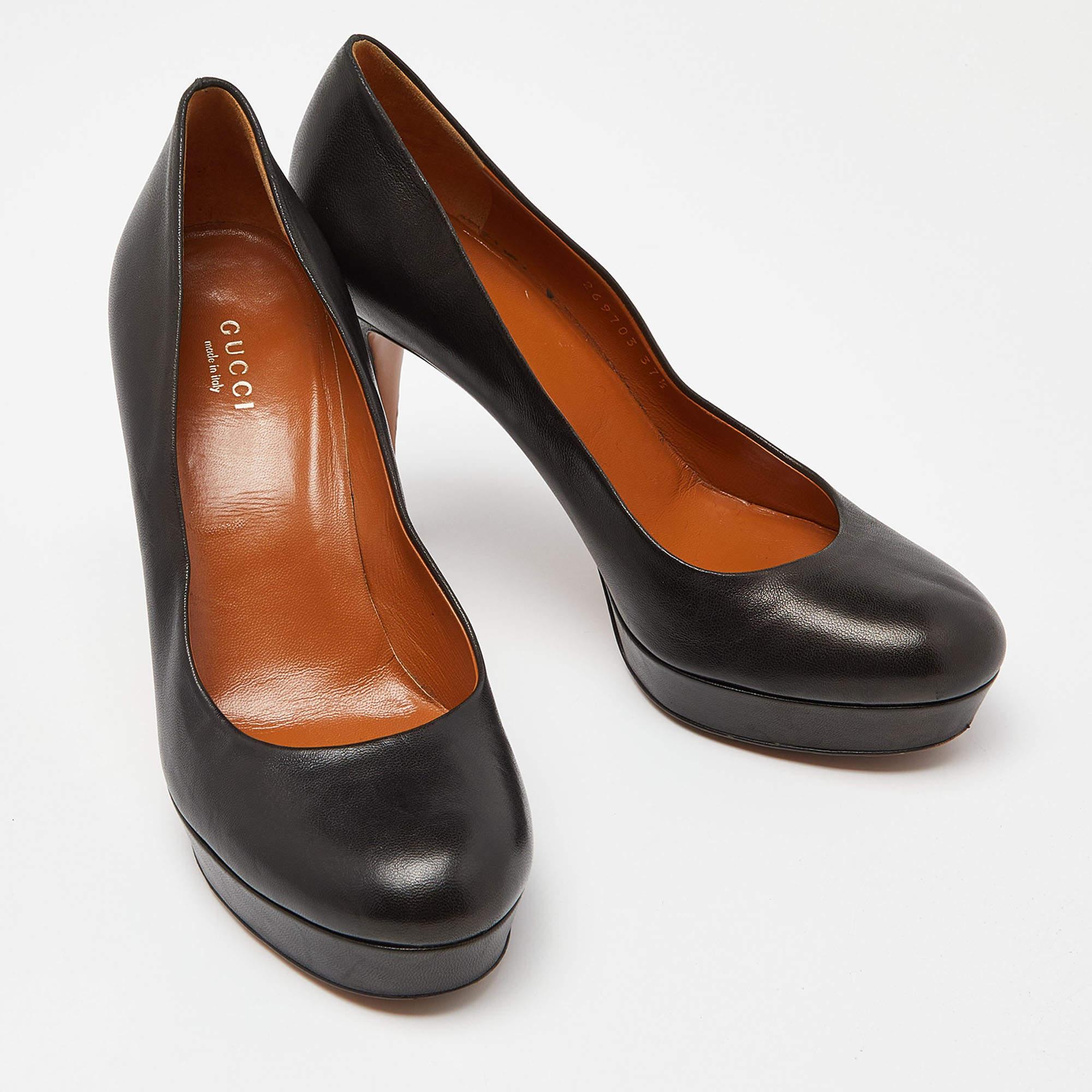 Schwarze Gucci Plateau-Pumps aus Leder mit runder Zehe Größe 37,5 Damen im Angebot