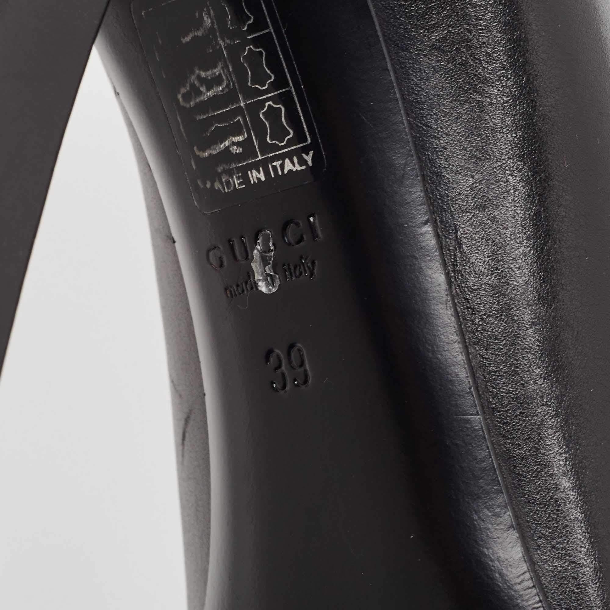 Gucci Schwarze Leder-Pumps mit runder Zehe Größe 39 im Angebot 2
