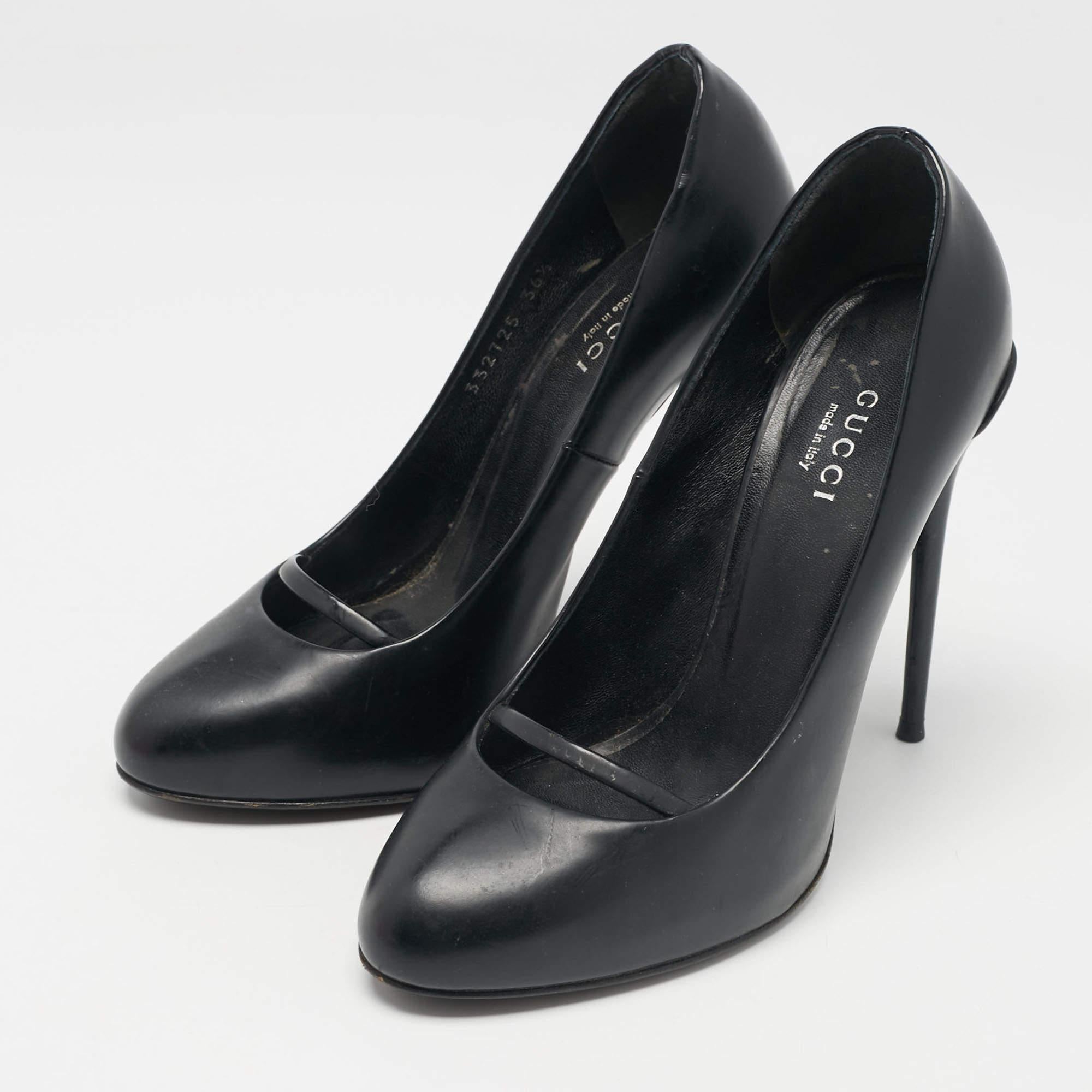 Eleganza e femminilità  queste décolleté hanno una silhouette chic e un design accattivante. Potete indossare queste décolleté per un look elegante.
