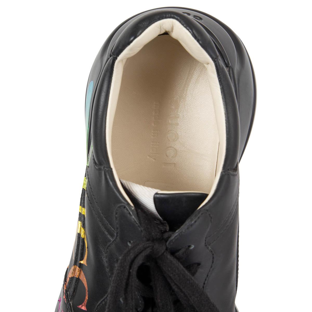 GUCCI black leather RYTHON RAINBOW LOGO Sneakers Shoes 8 42 (mens) or 40 (women) In Excellent Condition For Sale In Zürich, CH