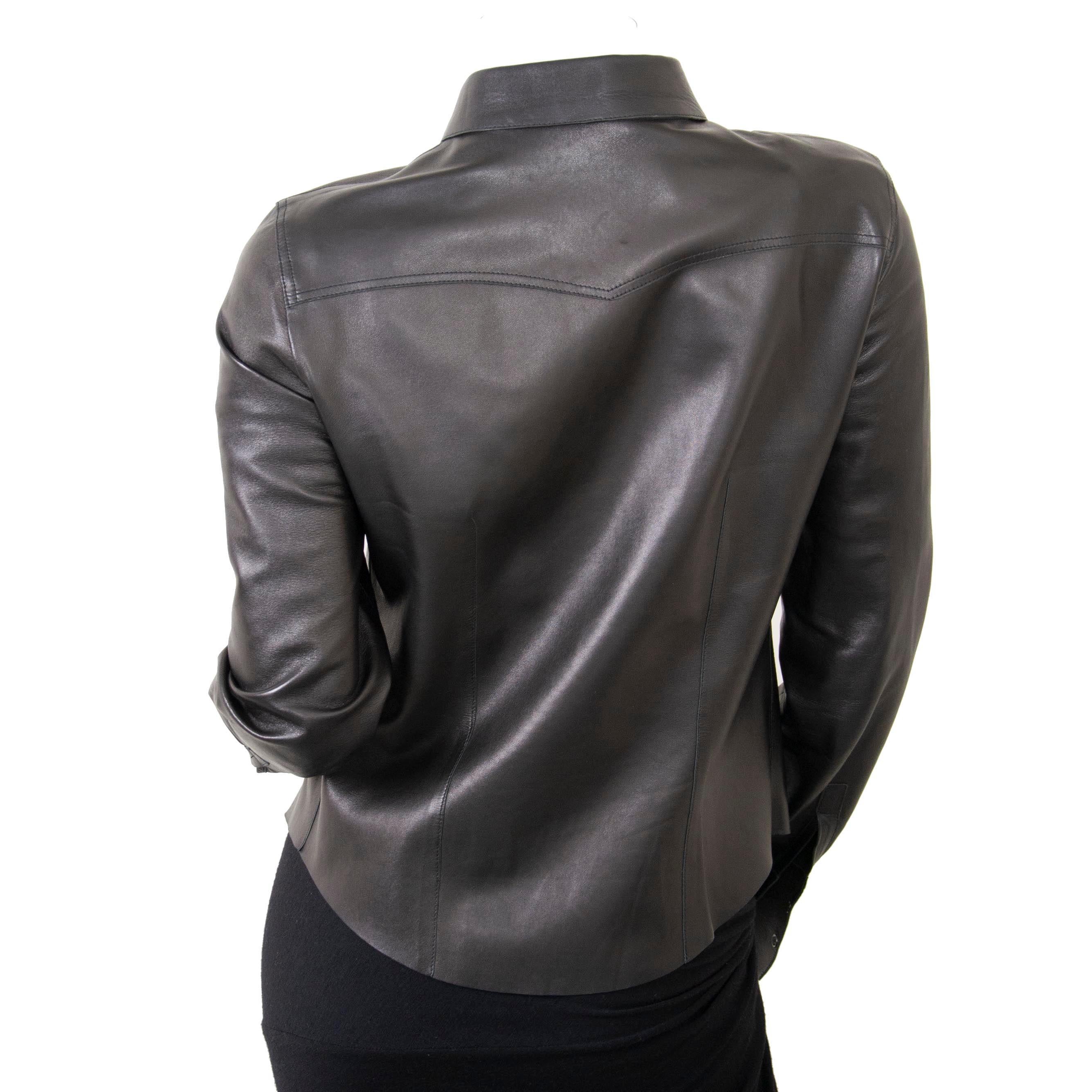 Nothing beats a crisp white shirt but this black leather version from Gucci is a pretty good competitor. Give your office shirt a run for its money and wear this beauty instead. Gucci Black Leather Shirt - size Italian 44