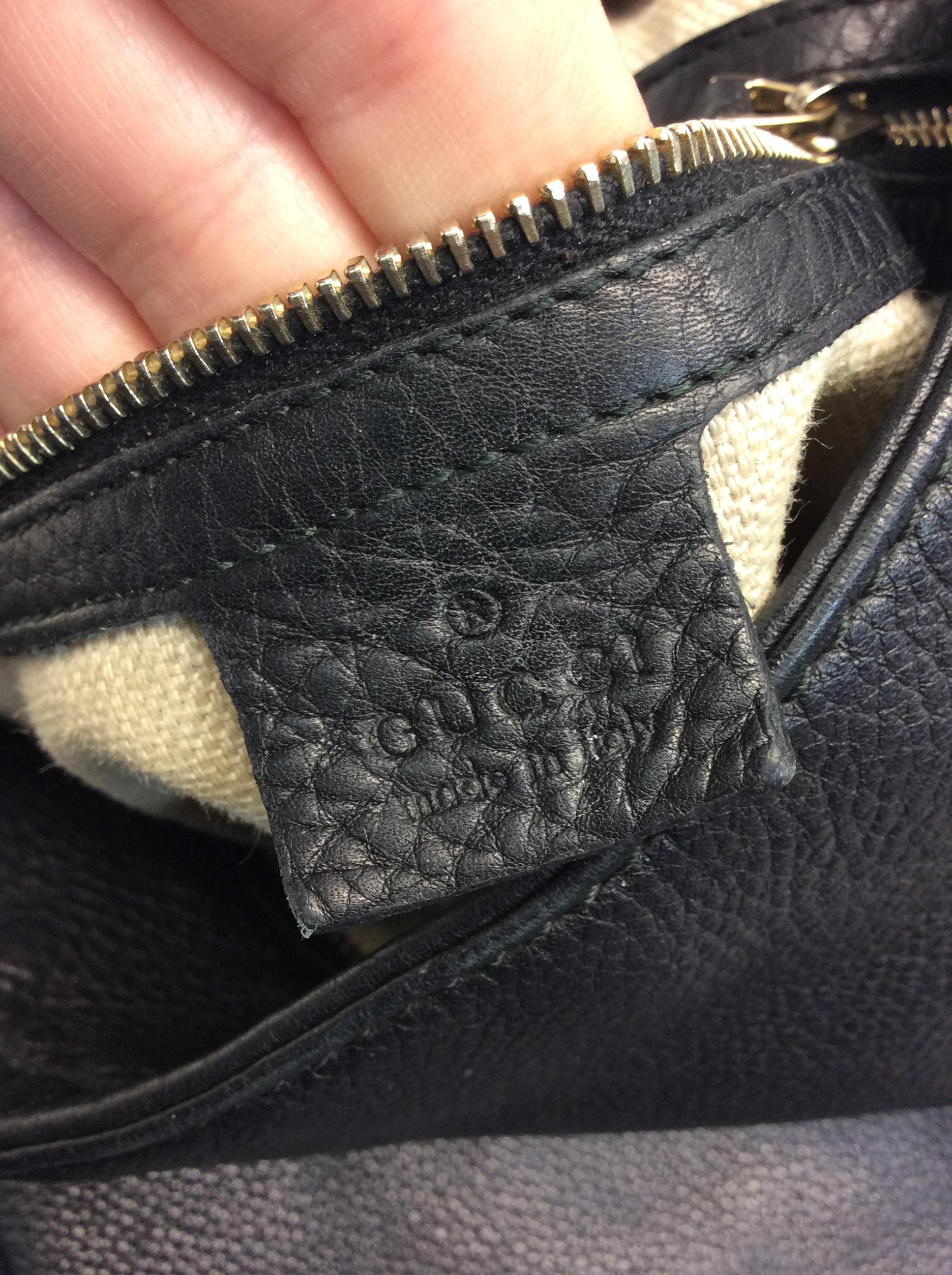 Gucci Black Leather Shoulder Bag with Horsebit Detail For Sale 2