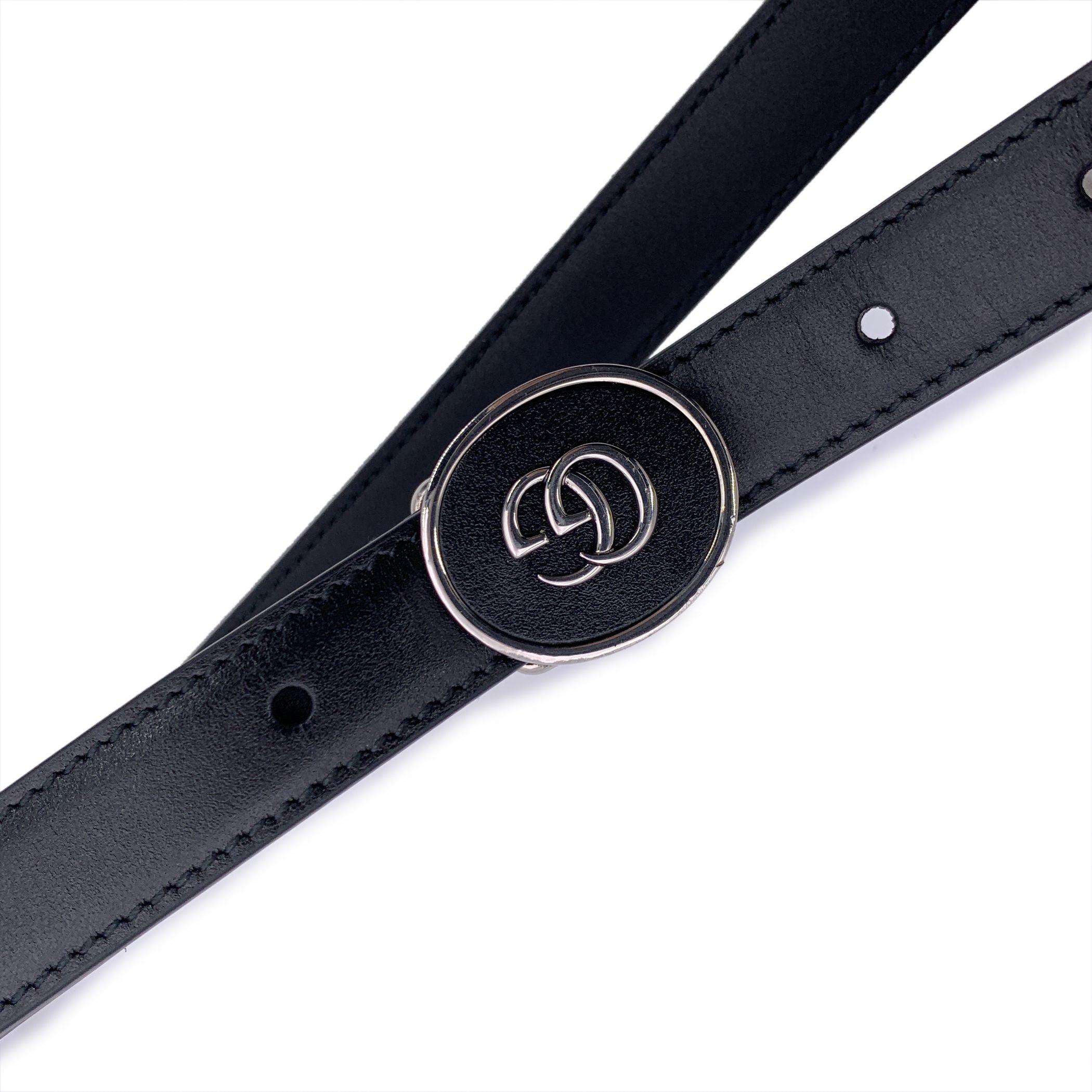 Nero Gucci cintura sottile in pelle nera con fibbia GG misura 85/34 in vendita
