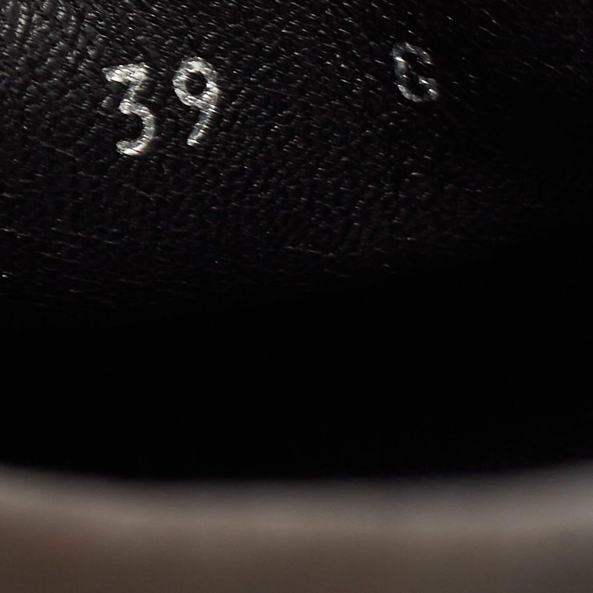 Gucci Slip On Loafers aus schwarzem Leder, Größe 39 im Angebot 1
