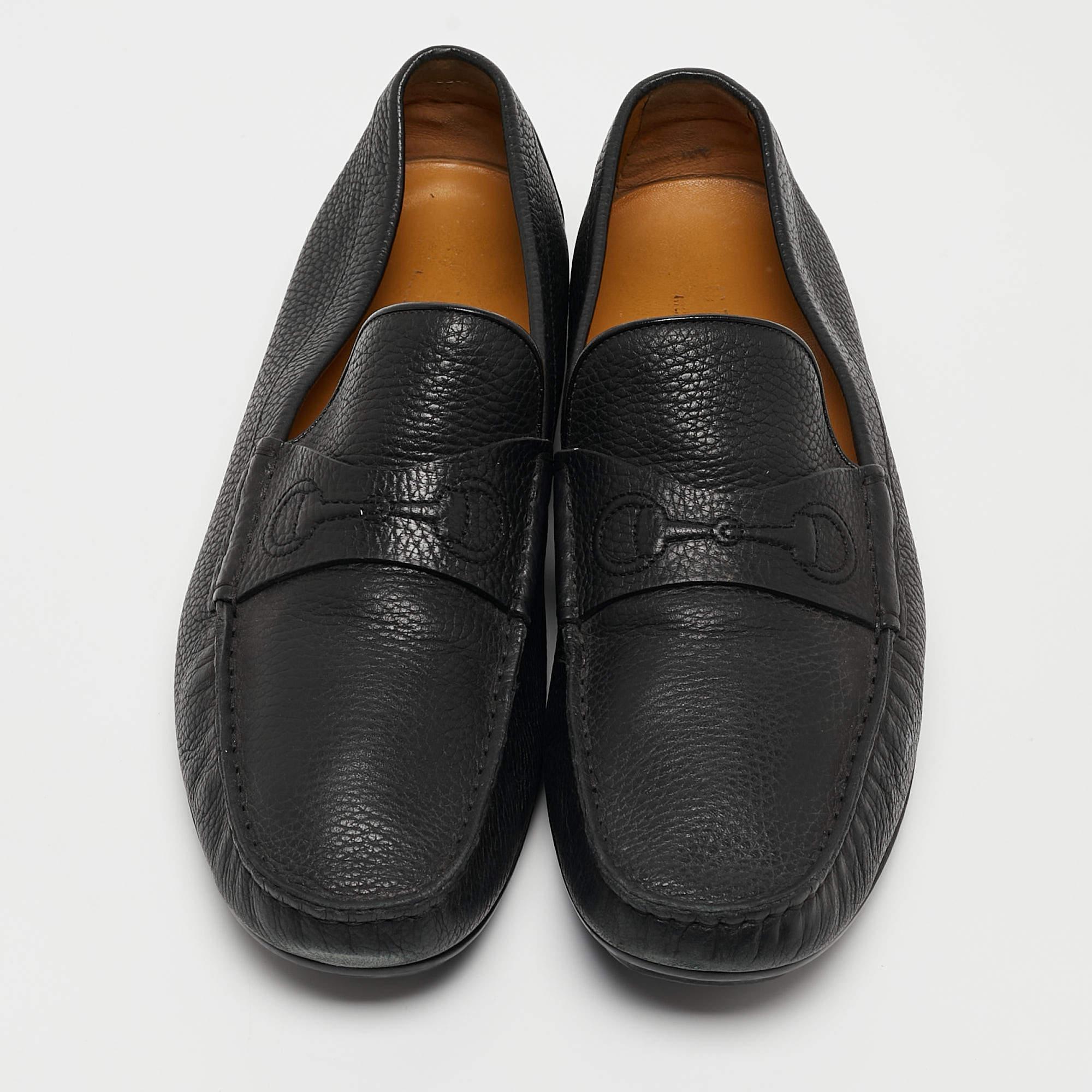 Noir Gucci - Mocassins à enfiler en cuir noir  Taille 43 en vente