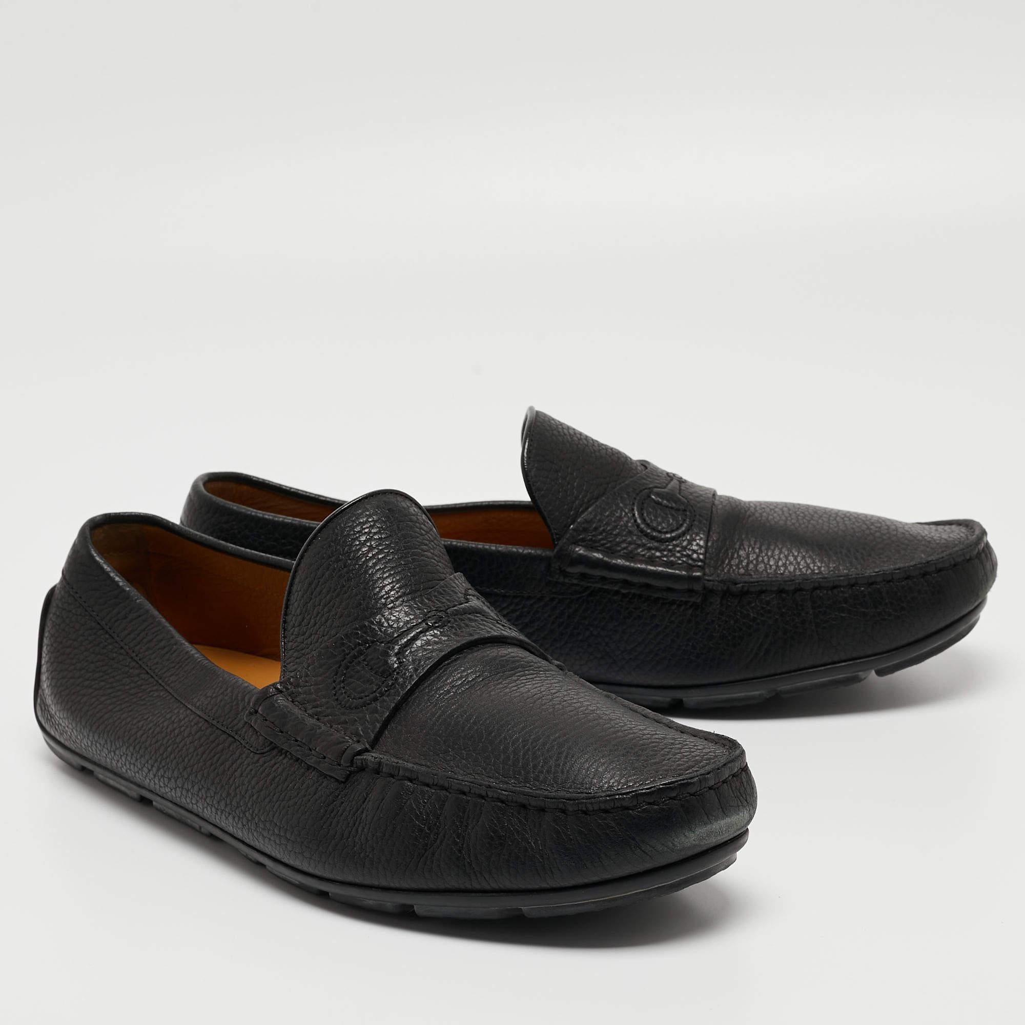 Gucci - Mocassins à enfiler en cuir noir  Taille 43 Excellent état - En vente à Dubai, Al Qouz 2