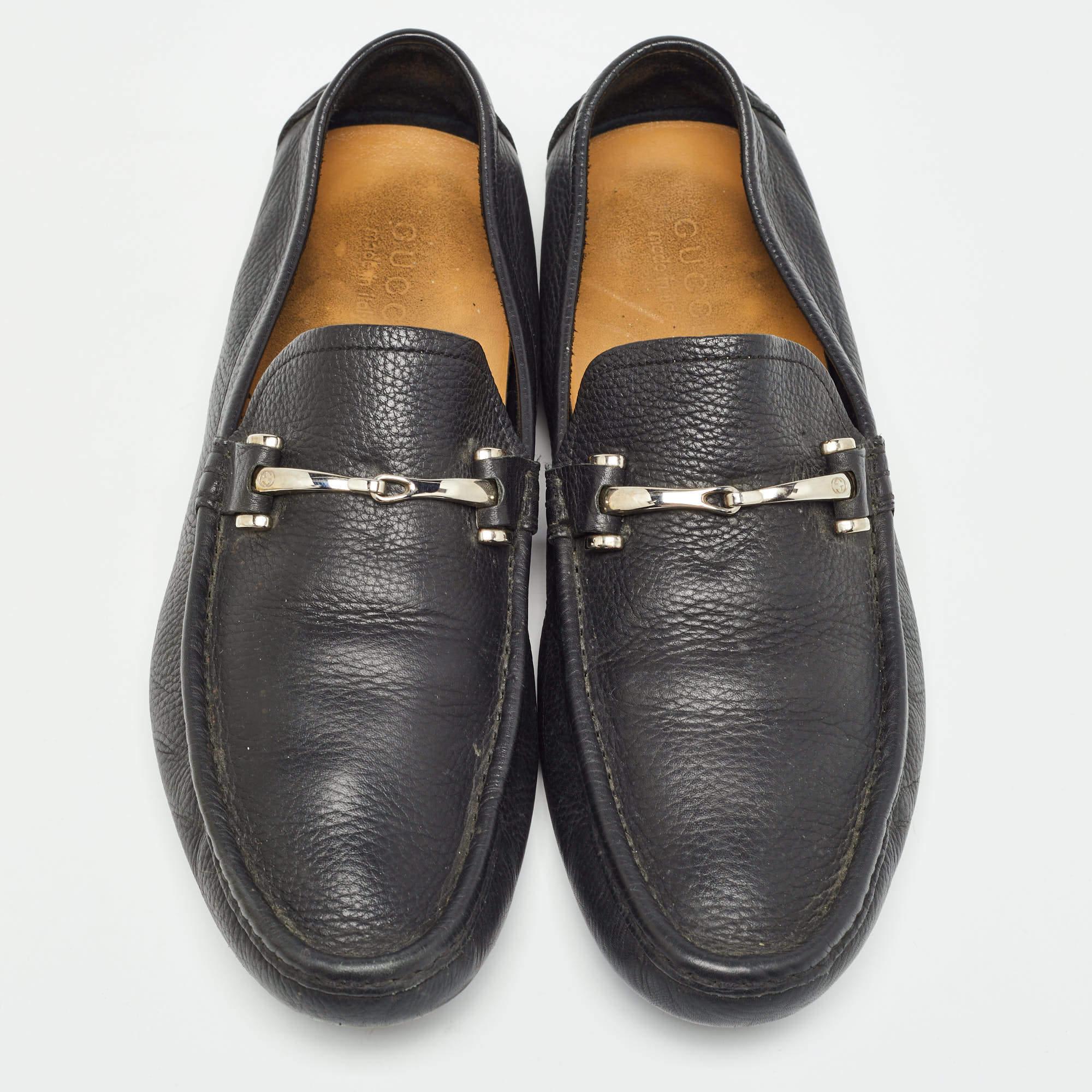 Noir Mocassins en cuir noir de Gucci Taille 44 en vente