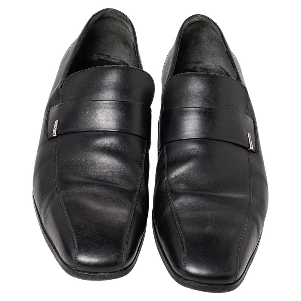 These Gucci loafers are well-made and so smart! They are covered in leather, detailed with penny straps and lined with leather on the insoles to provide soft comfort to your feet. They are easy to slip on and they are surely going to add luxury to