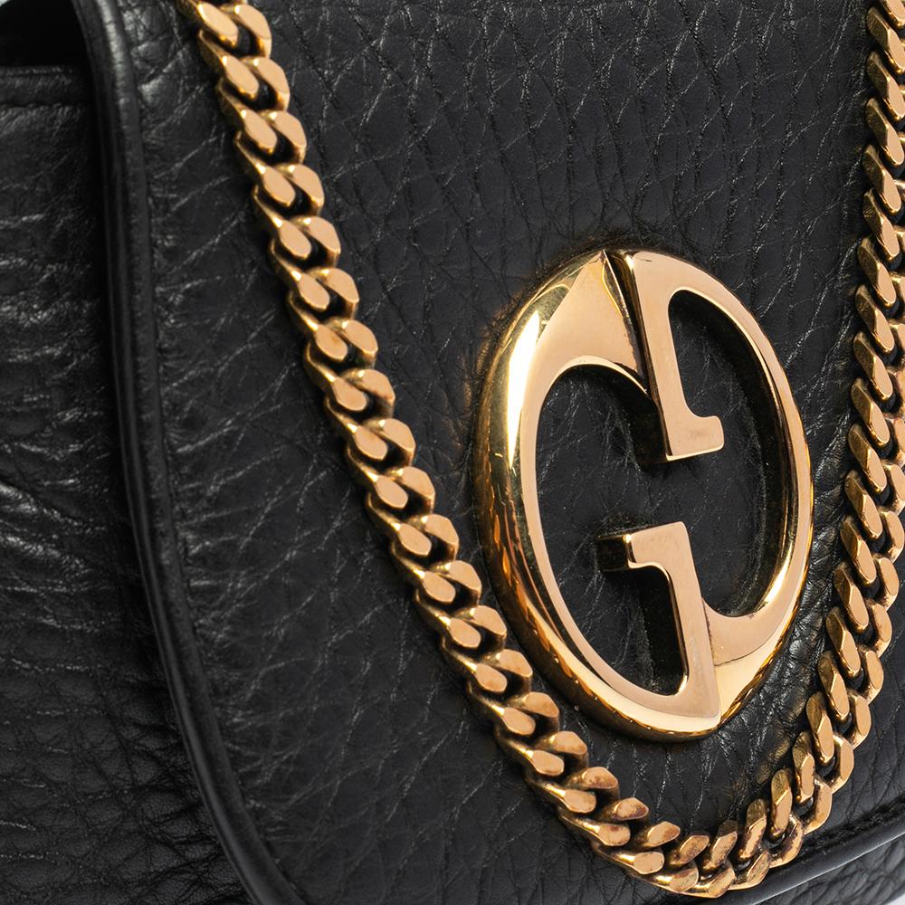 Gucci Kleine 1973 Crossbody-Tasche aus schwarzem Leder mit Kette 2