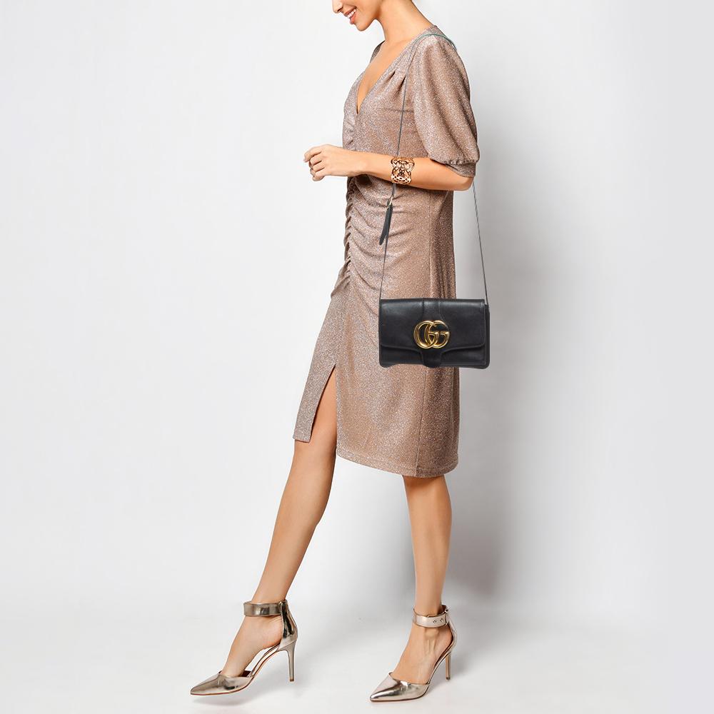 Gucci Black Leather Small Arli Shoulder Bag In Fair Condition For Sale In Dubai, Al Qouz 2