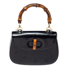 Gucci Schwarze Leder Tasche mit kleinem Bambus-Topgriff