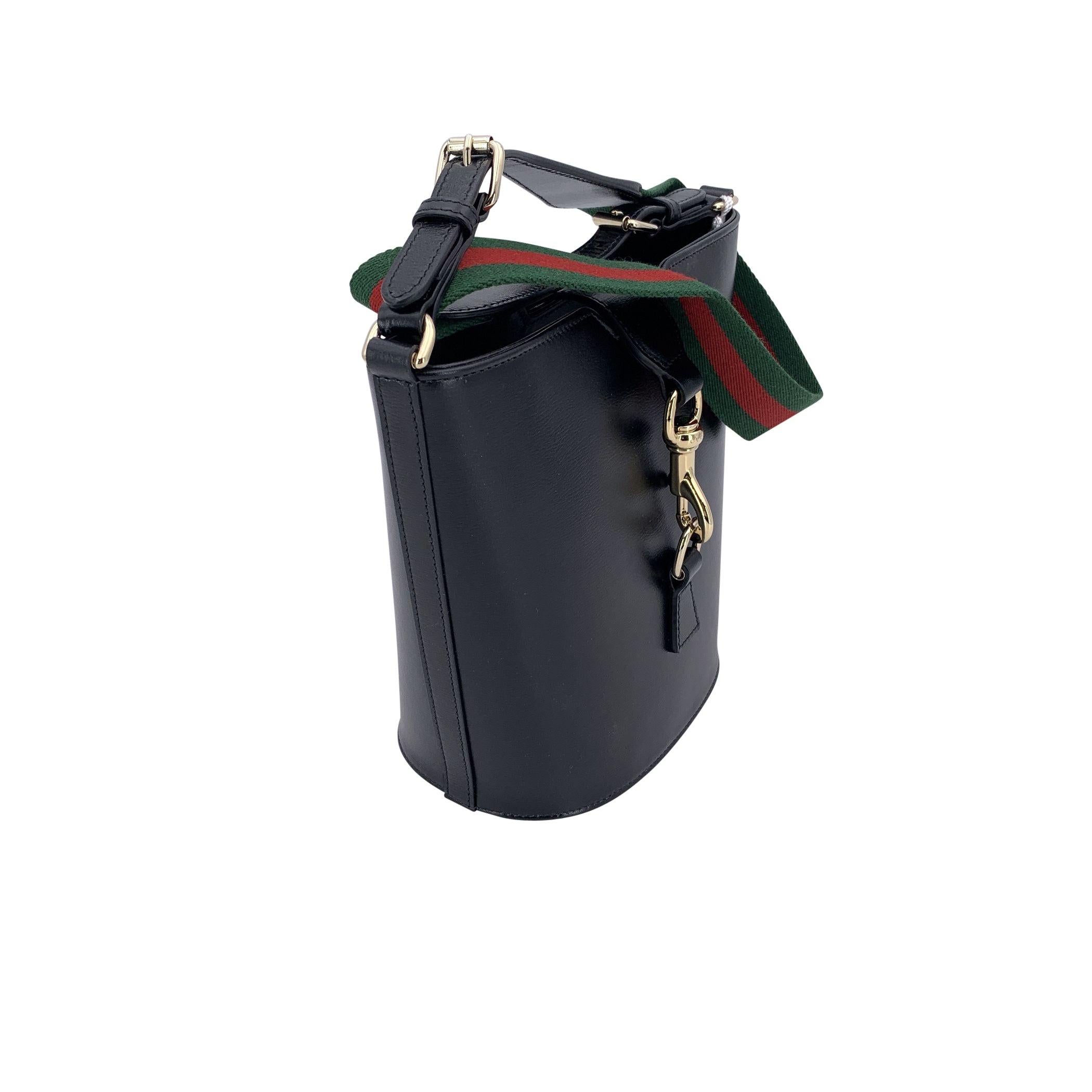 Gucci Borsa a tracolla Jackie Black in pelle piccola In condizioni ottime in vendita a Rome, Rome