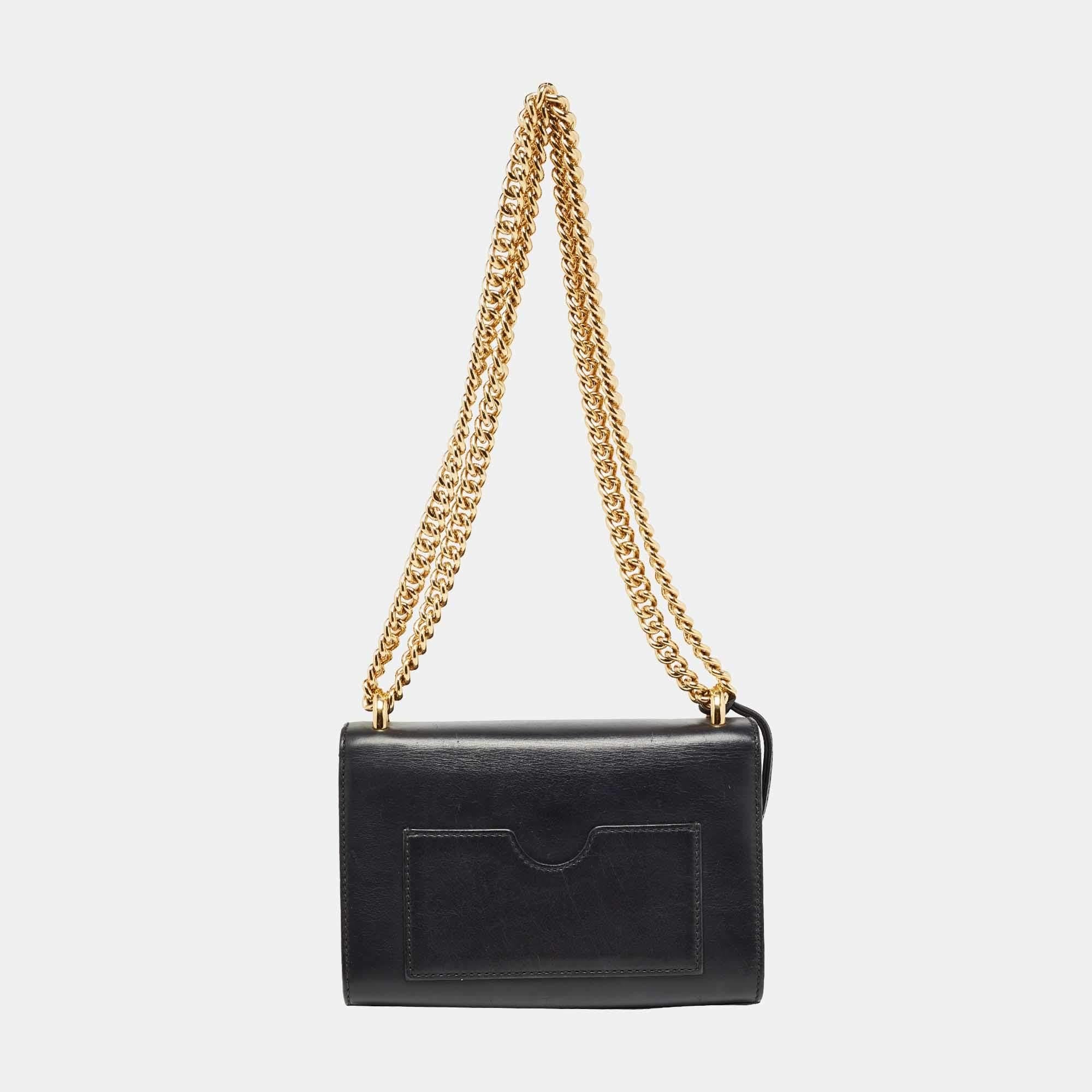 Gucci Black Leather Small Padlock Shoulder Bag In Fair Condition In Dubai, Al Qouz 2