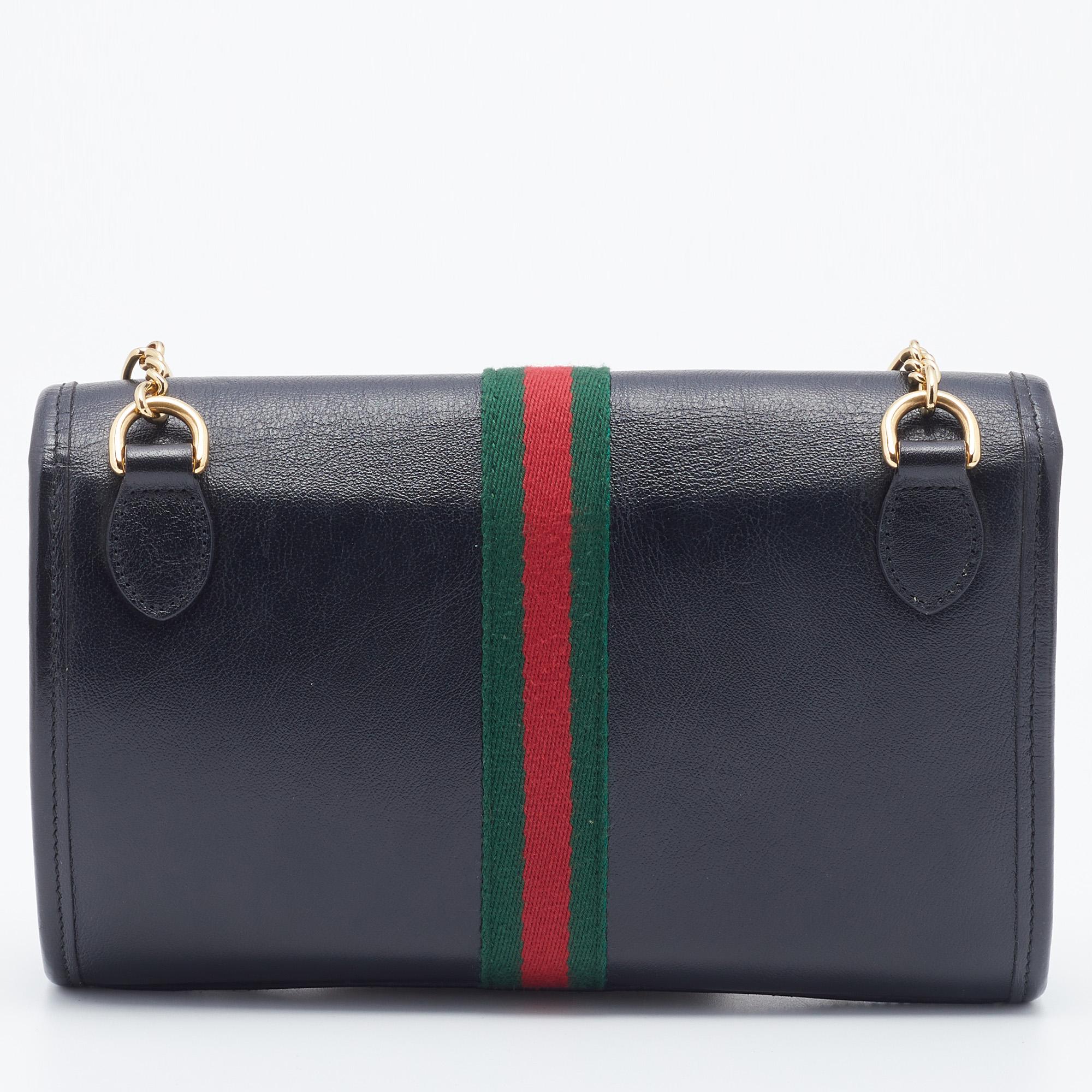 With a Gucci bag by your side, it's going to be a stylish OOTD no matter the day. Here, we have this Gucci Rajah shoulder bag just for you. Its compact shape, notable details, and simple elegance make it a worthy purchase and a versatile