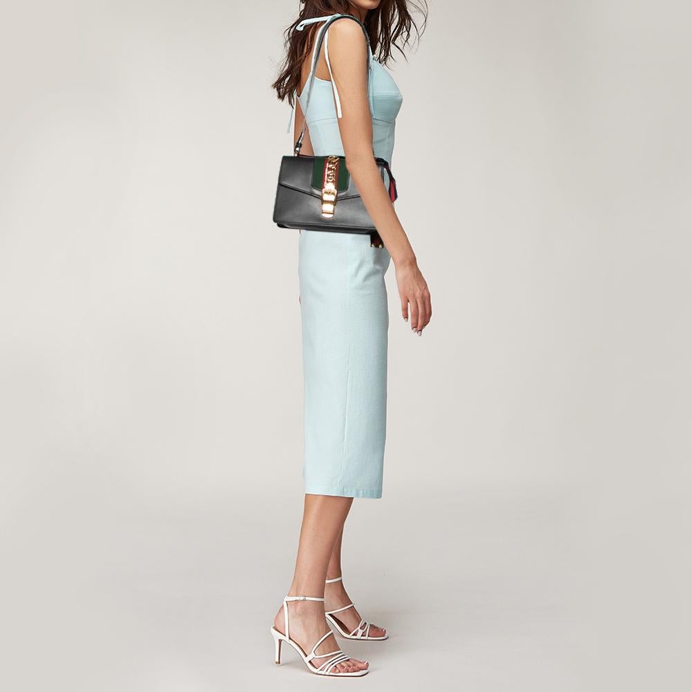 Gucci Black Leather Small Web Sylvie Shoulder Bag In Good Condition In Dubai, Al Qouz 2