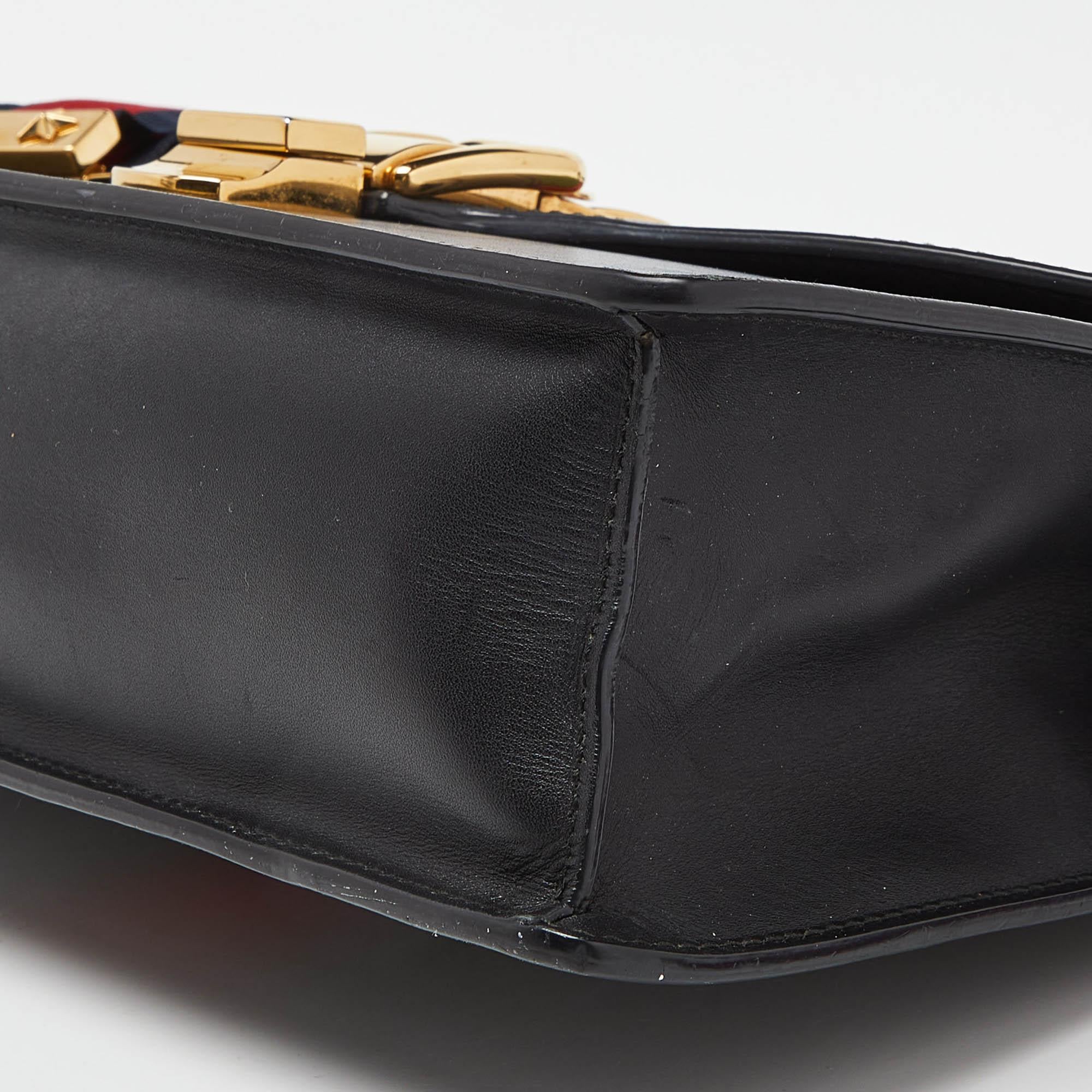 Gucci Black Leather Small Web Sylvie Shoulder Bag In Fair Condition For Sale In Dubai, Al Qouz 2