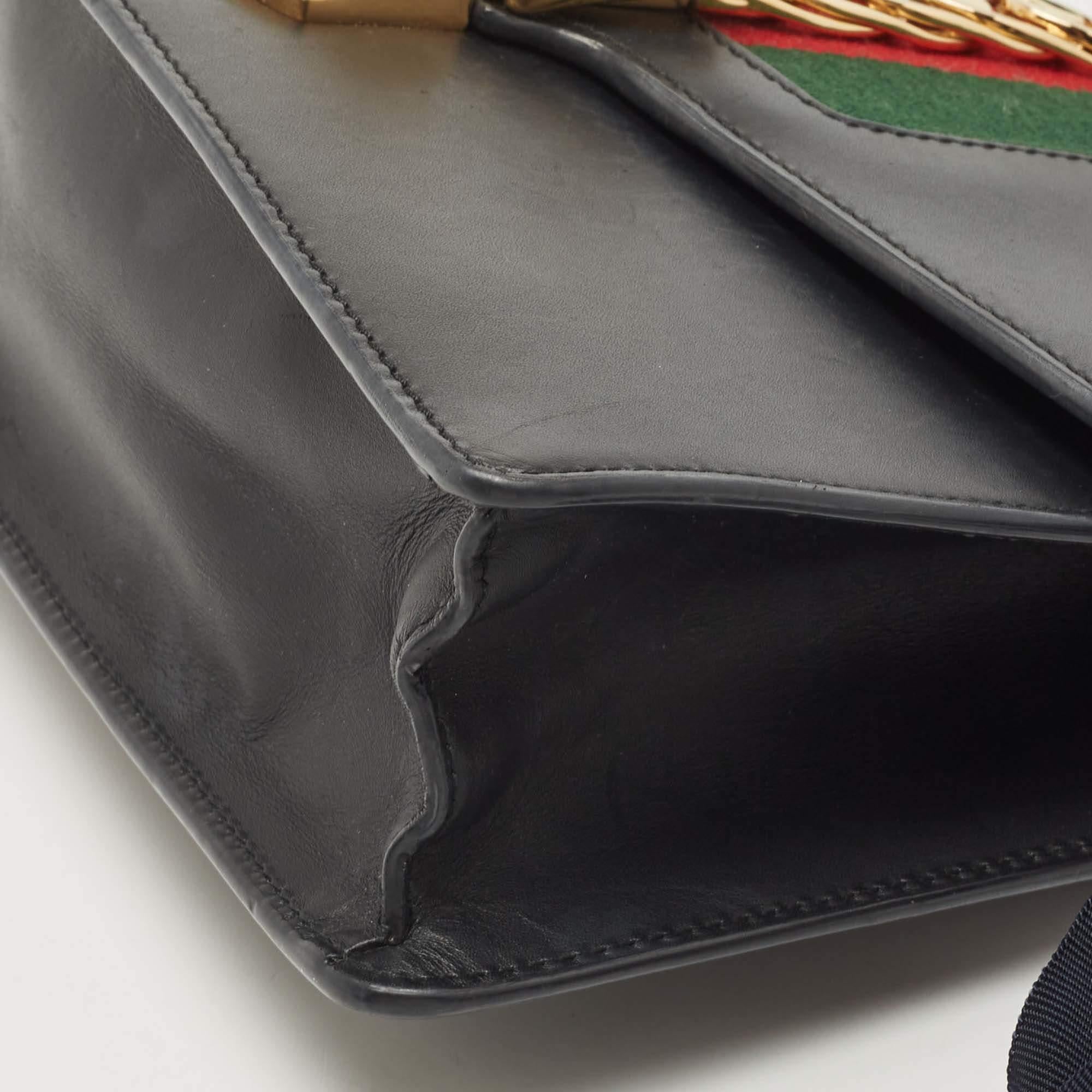 Gucci Sylvie Umhängetasche aus schwarzem Leder mit Web im Angebot 2