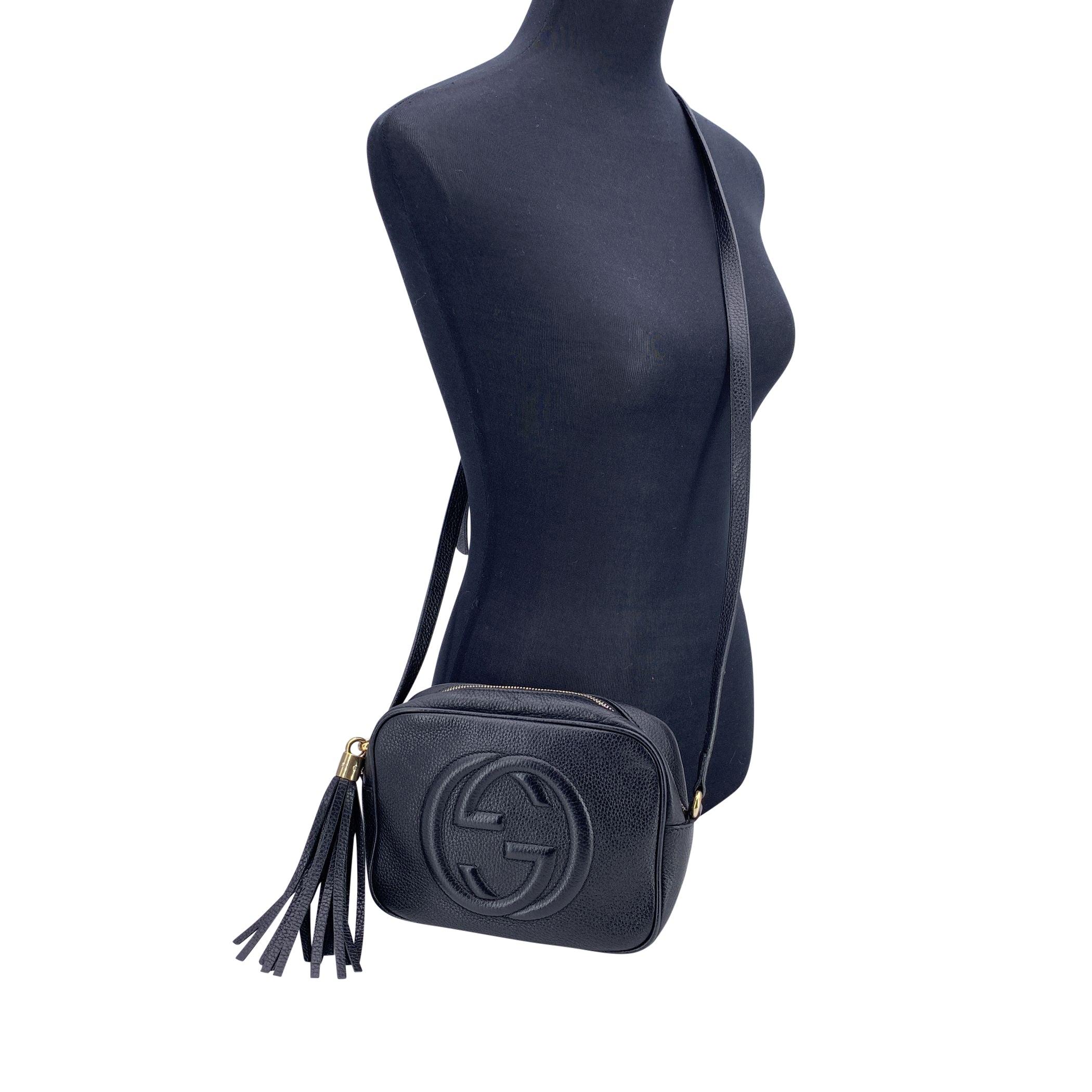 Ce magnifique objet est accompagné d'un certificat d'authenticité fourni par Entrupy. Le certificat sera fourni sans frais supplémentaires. Chic et reconnaissable entre tous, ce sac à bandoulière Gucci SOHO est un classique moderne à l'attrait
