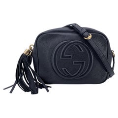 Gucci - Petit sac à bandoulière en cuir noir avec logo GG SOHO