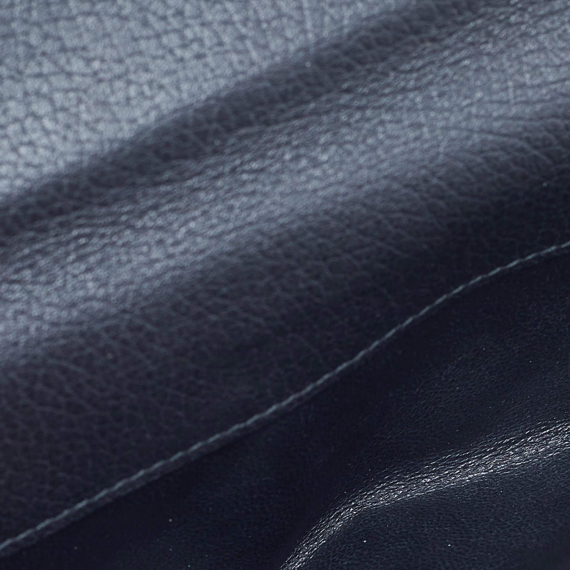 Gucci - Portefeuille continental clouté en cuir noir SOHO en vente 6