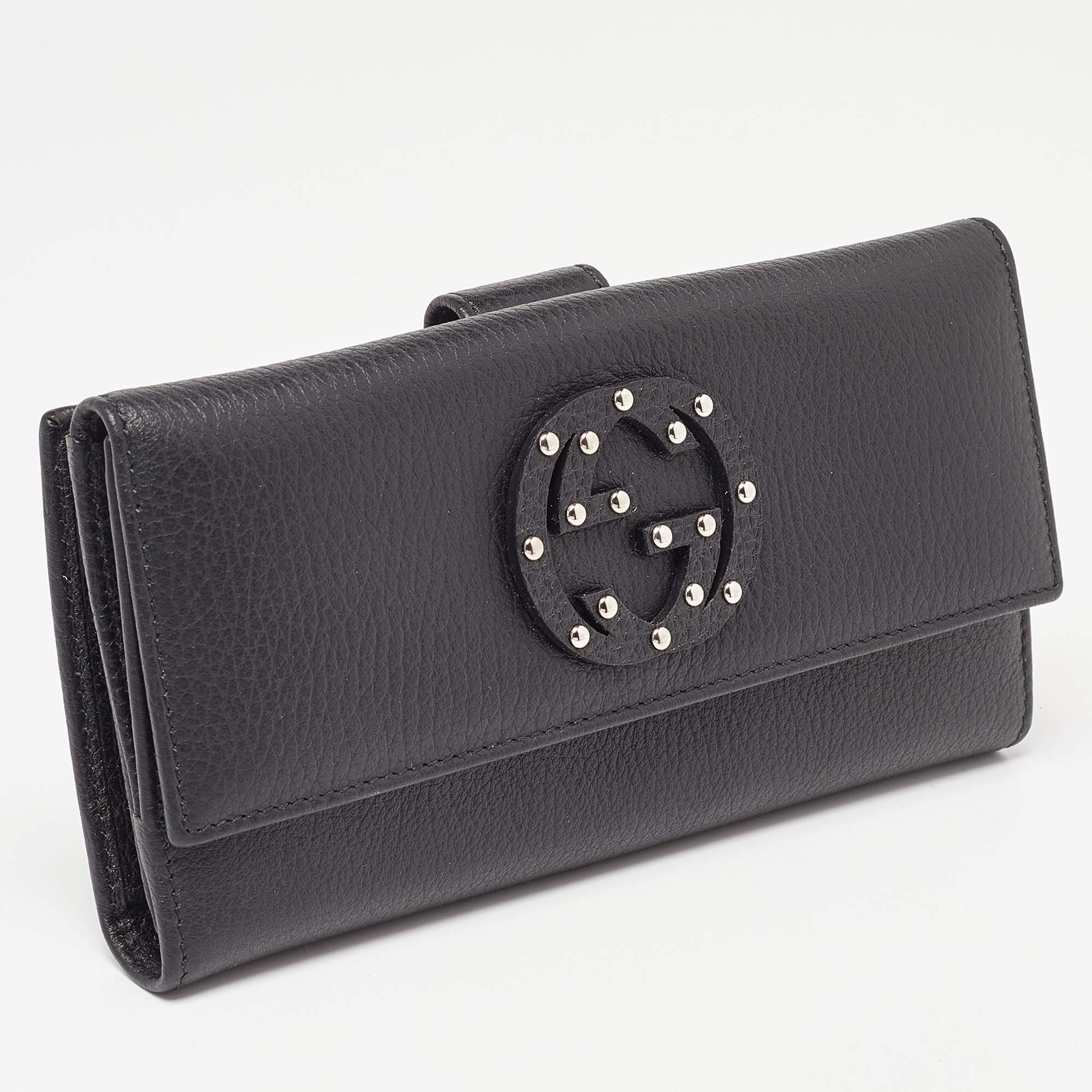 Women's Gucci Black Leather Soho Studded Continental Wallet For Sale