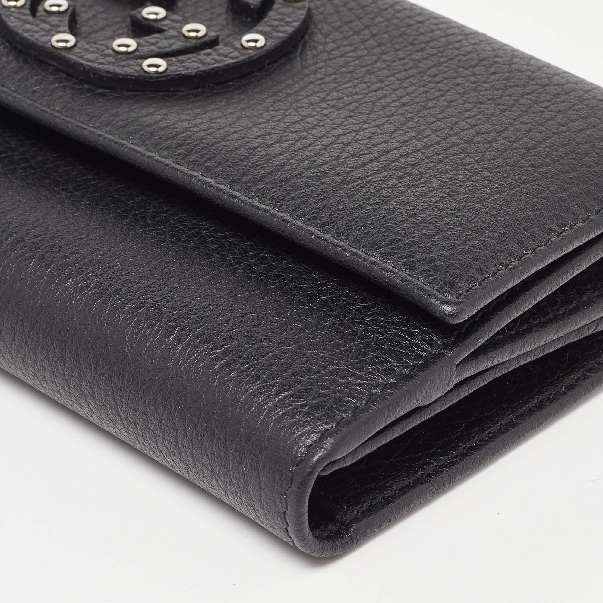 Gucci - Portefeuille continental clouté en cuir noir SOHO en vente 2