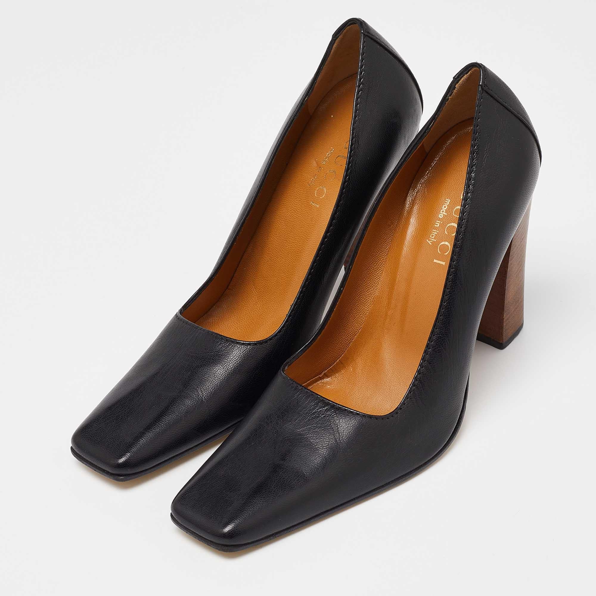 Setzen Sie mit diesen Designer-Pumps ein schickes Stil-Statement. Sie zeichnen sich durch einen robusten Absatz und eine strapazierfähige Sohle aus, perfekt für Ihre modischen Ausflüge!