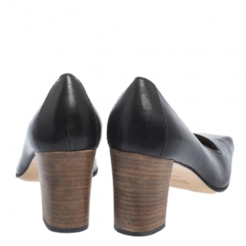 Gucci escarpins à bouts carrés en cuir noir Taille 36 Bon état - En vente à Dubai, Al Qouz 2