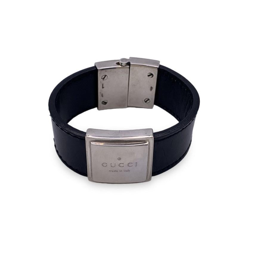 Vintage beautiful cuff bracelet by Gucci. Made in black leather, it features sterling silver parts. 'GUCCI - Made in Italy' engraved on top. Will fit up to approx. 6 inches - 15.2 cm wrist. Width: 0.75 inches - 2 cm.'925' hallmark engraved on the