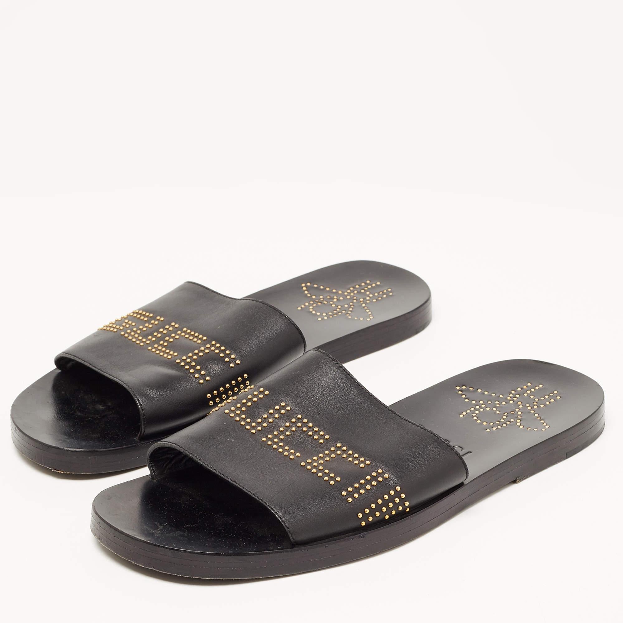 Enhance your casual looks with a touch of high style with these designer slides. Rendered in quality material with a lovely hue adorning its expanse, this pair is a must-have!

