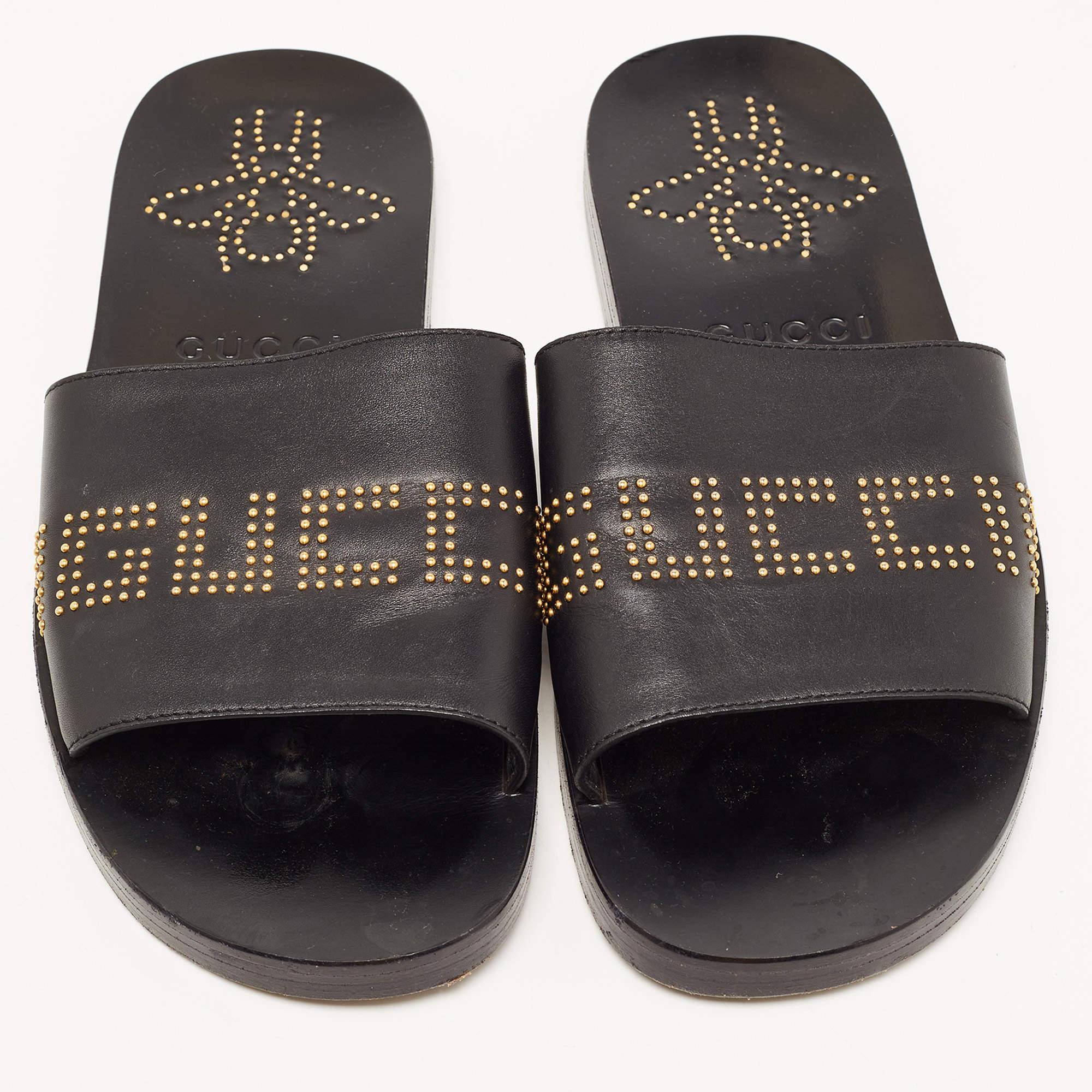 Gucci Black Leather Studded Bee Logo Slides Size 43 In Good Condition In Dubai, Al Qouz 2