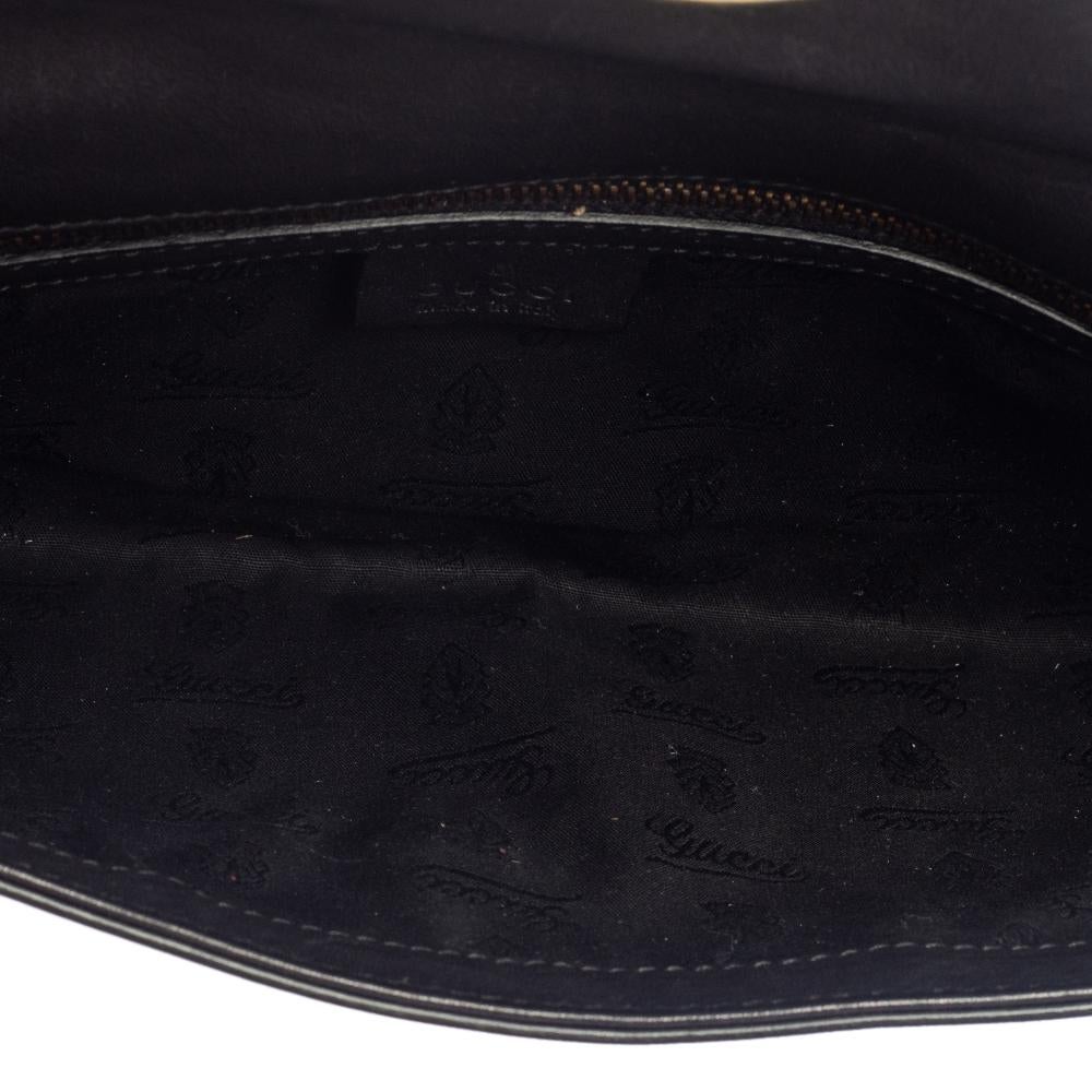 Gucci Black Leather Studded Clutch In Good Condition In Dubai, Al Qouz 2
