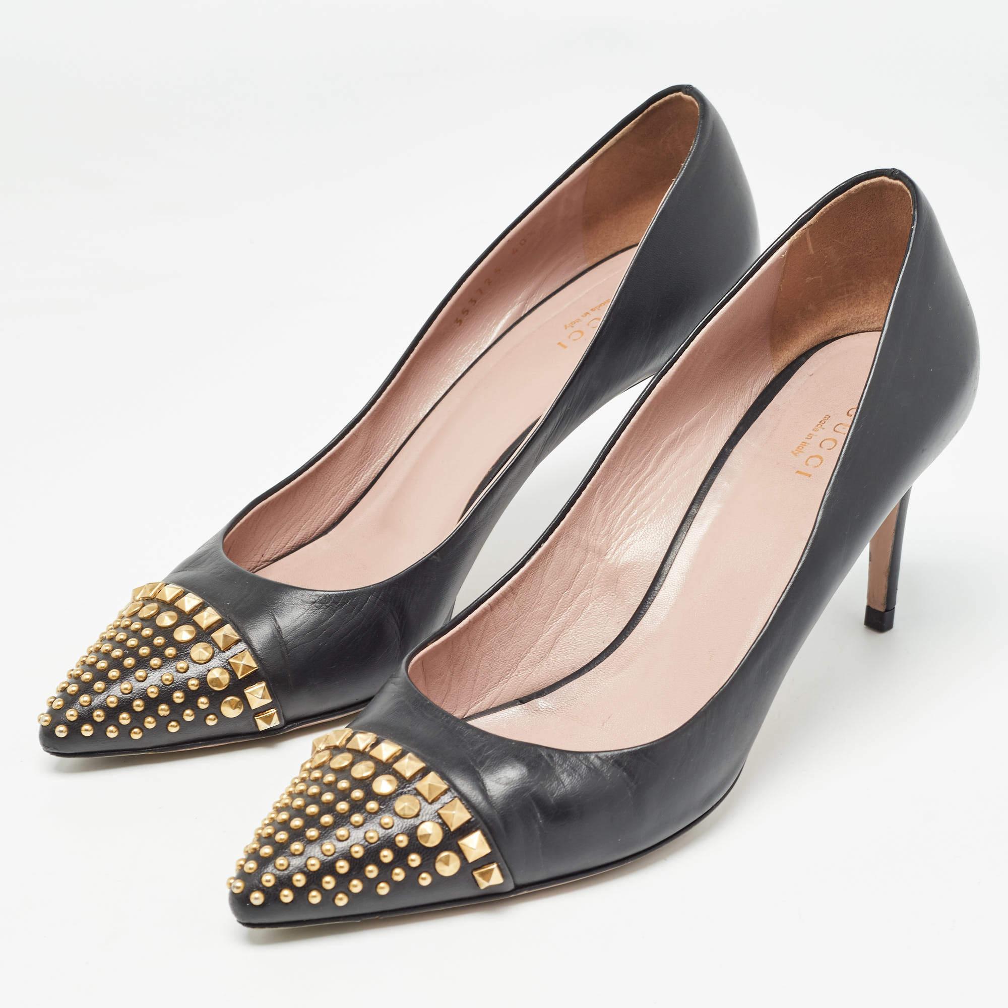 Make a chic style statement with these designer pumps. They showcase sturdy heels and durable soles perfect for your fashionable outings
