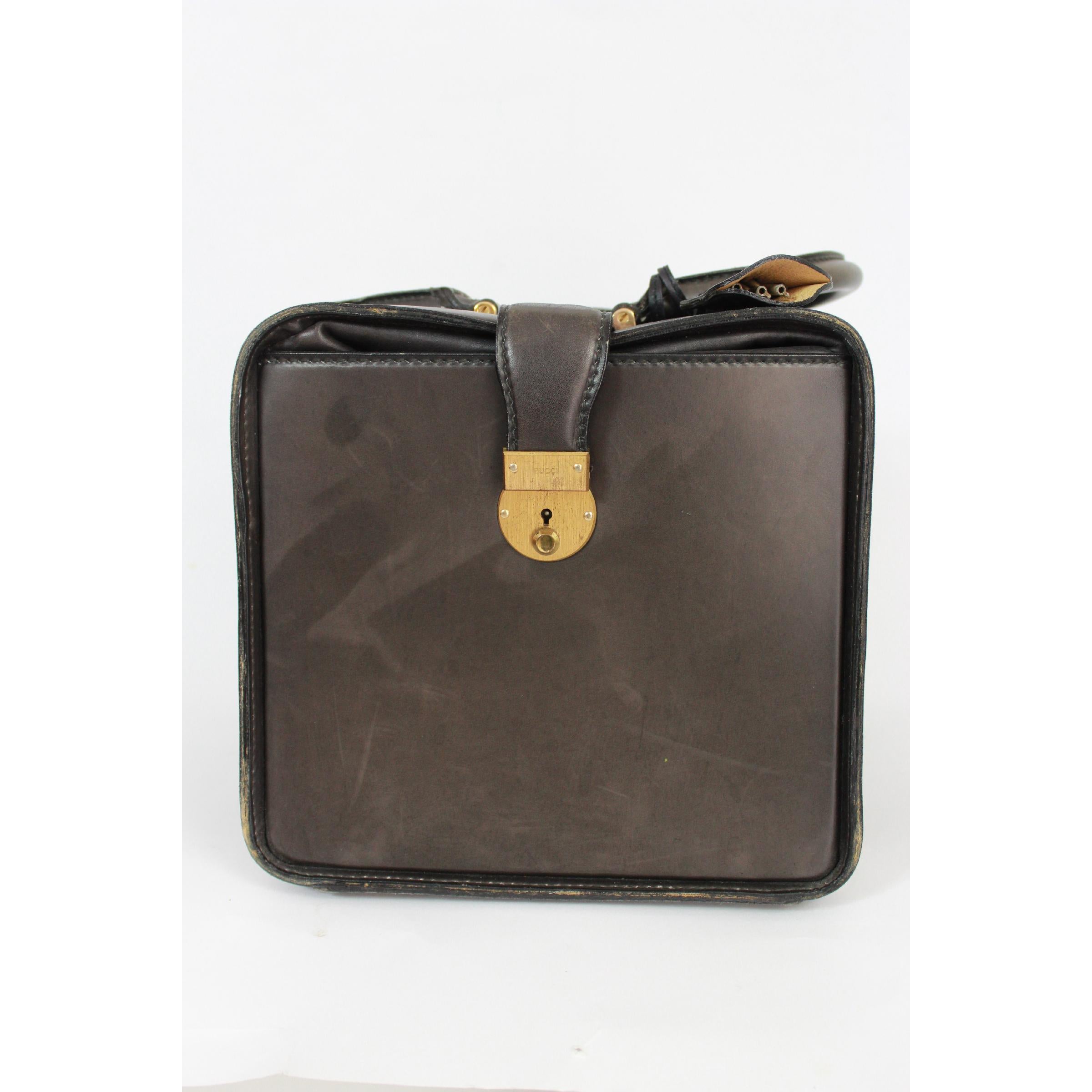 Gucci Black Leather Suitcase Travel Beauty Case Bag keys Locks Rigid Luggage 70s In Good Condition In Brindisi, Bt