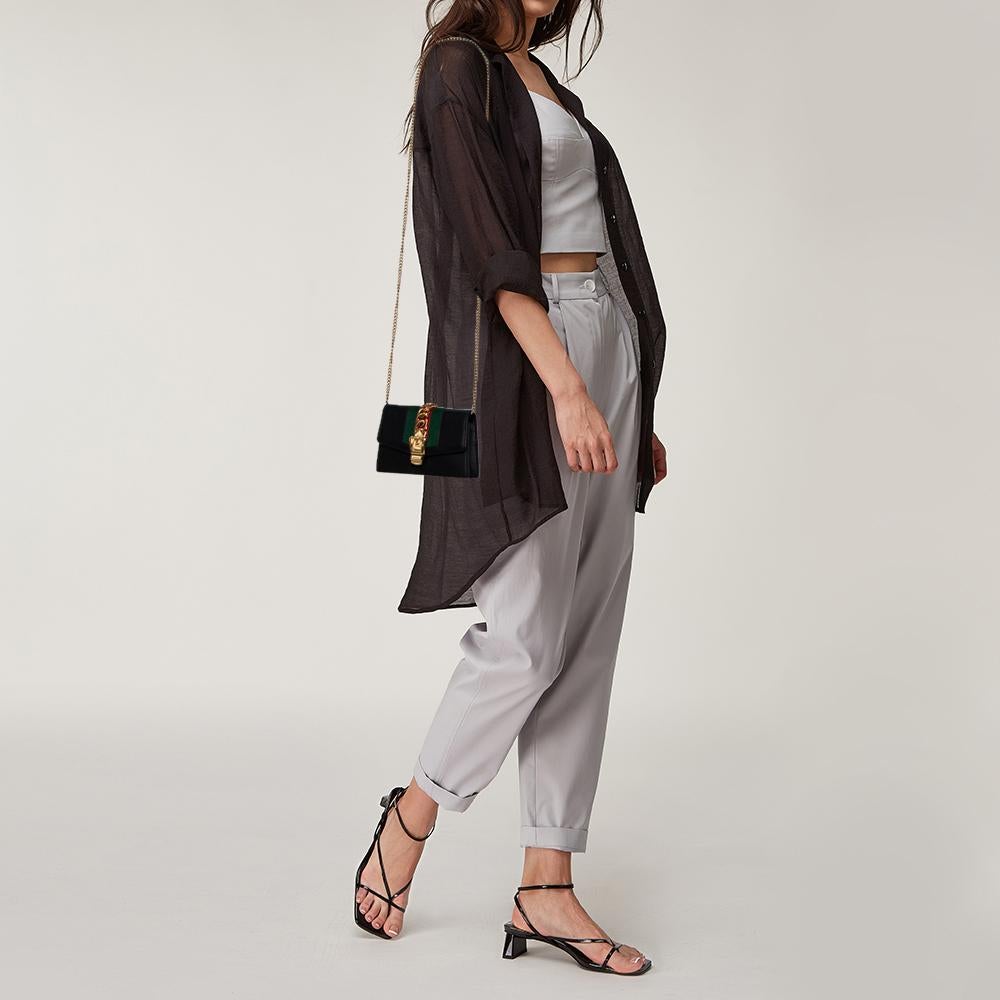 Gucci Black Leather Super Mini Sylvie Crossbody Bag In Good Condition In Dubai, Al Qouz 2