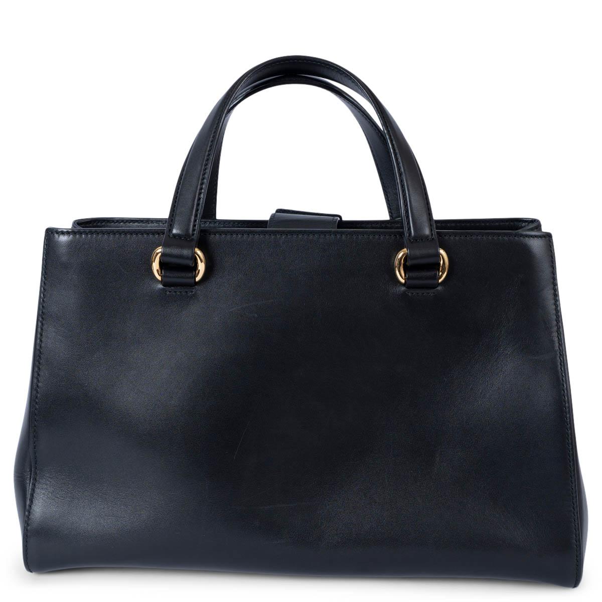 GUCCI black leather SYLVIE LARGE TOTE Shoulder Bag In Good Condition For Sale In Zürich, CH
