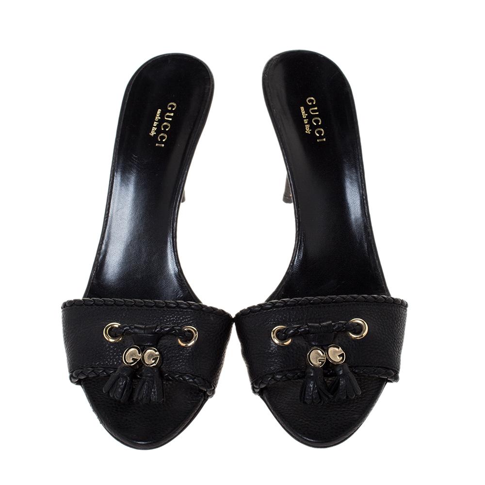 Gucci Black Leather Tassel Open Toe Sandals Size 38.5 In Good Condition In Dubai, Al Qouz 2