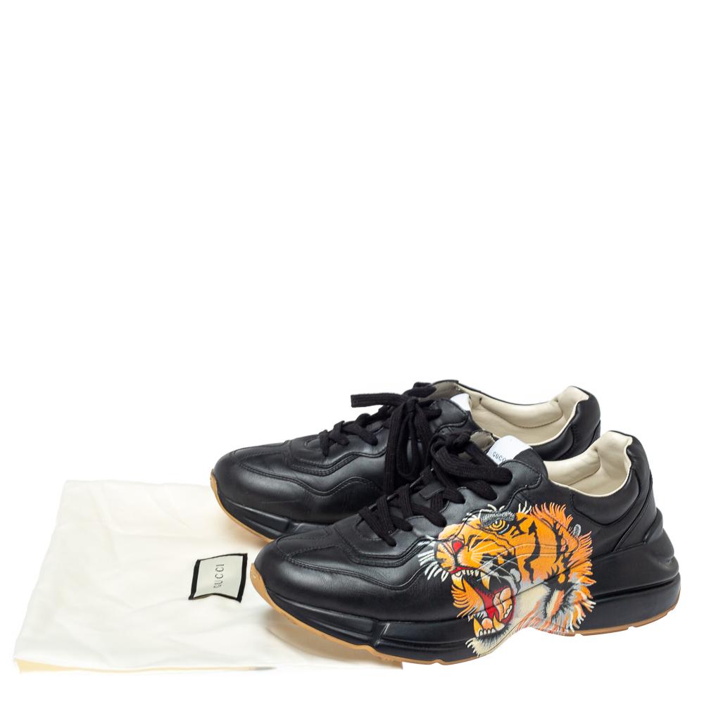 Gucci Black Leather Tiger Rhyton Sneakers Size 44.5 In Good Condition In Dubai, Al Qouz 2