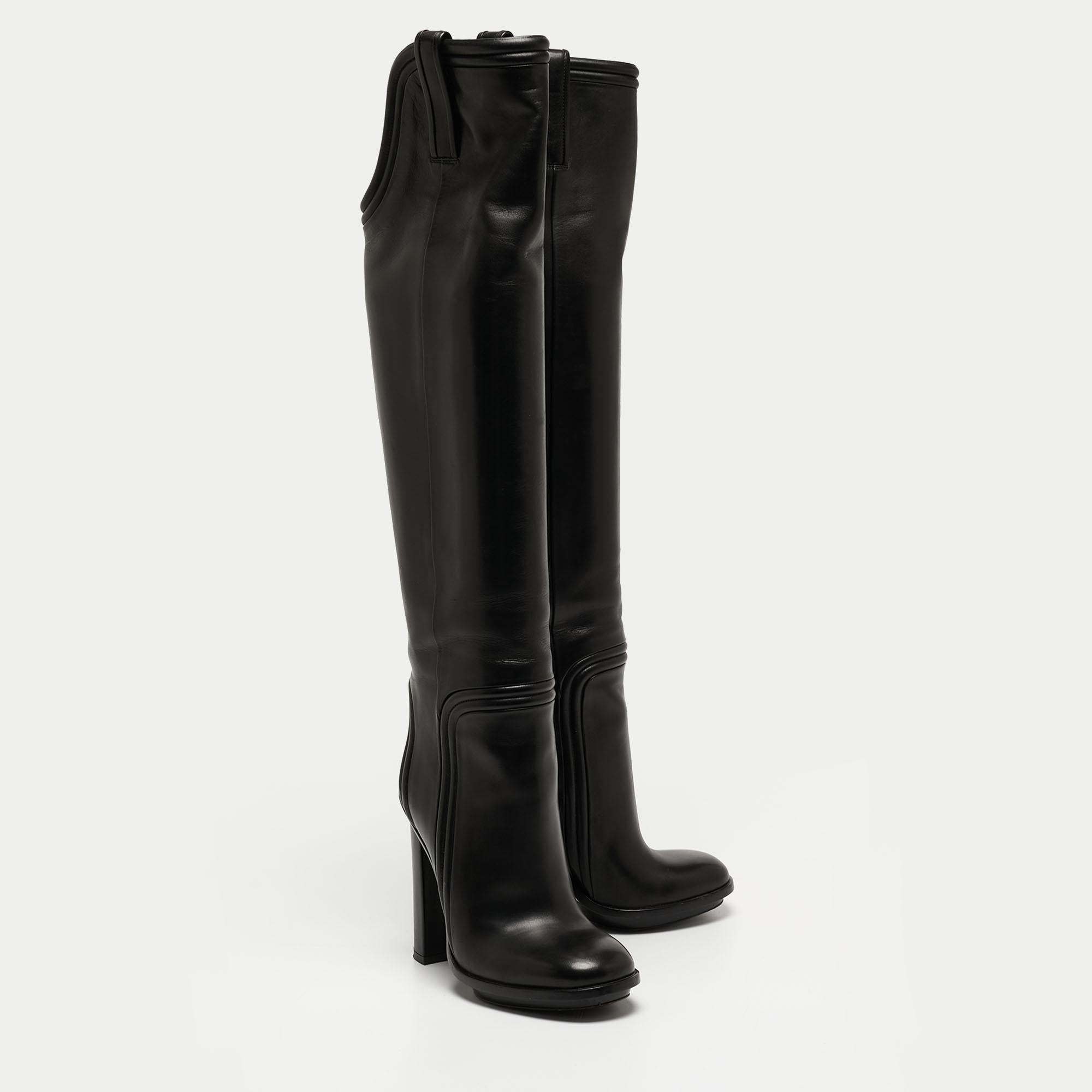 Gucci Black Leather Trish Knee Length Boots Size 36 In Good Condition For Sale In Dubai, Al Qouz 2