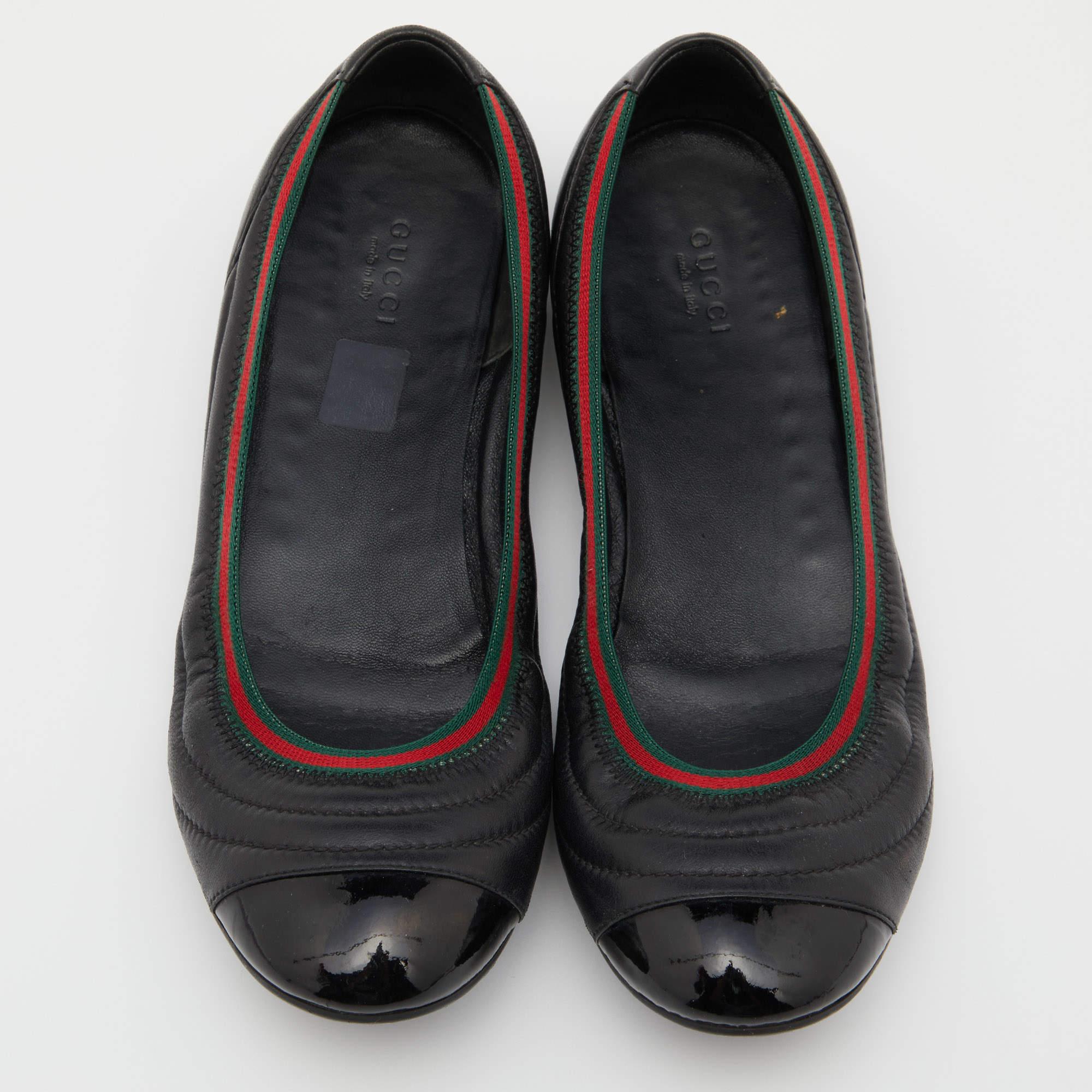 Gucci Black Leather Web Ballet Flats Size 40 In Fair Condition For Sale In Dubai, Al Qouz 2