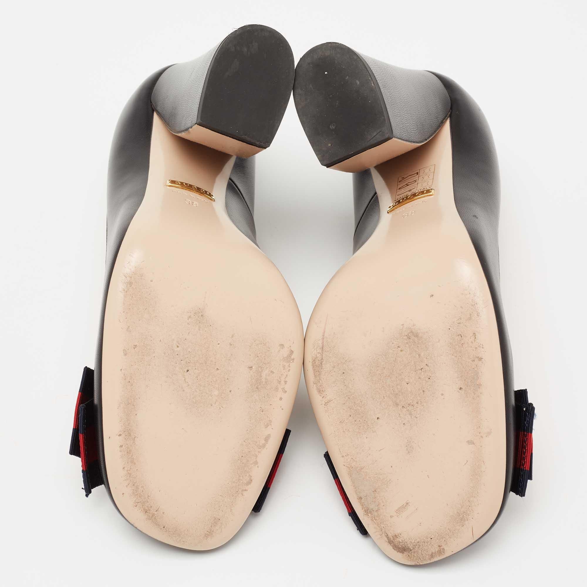 Gucci Black Leather Web Bow Detail Block Heel Pumps Size 38 In Good Condition In Dubai, Al Qouz 2